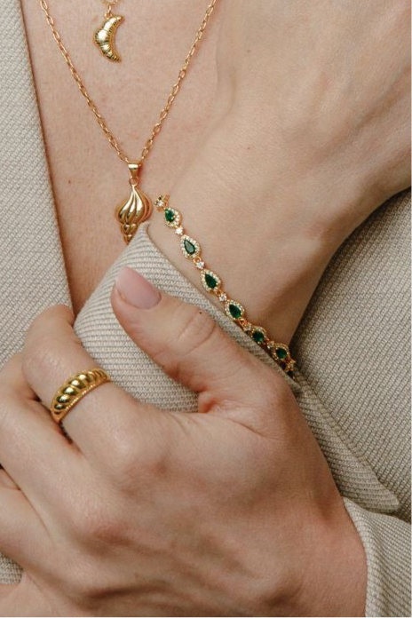 Smaragdgrün Diamanten-Inlay Tropfendesign Armband 925 Silber vergoldet - NINASIA