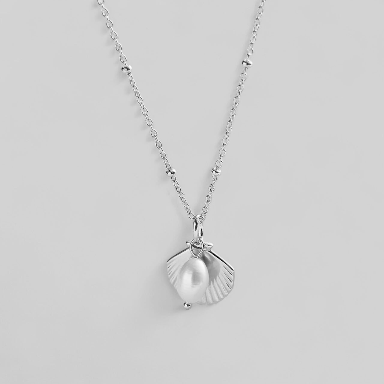 Muschel mit Perle „Meeresliebe“ – Minimalistische Halskette in 925 Silber oder vergoldetem 925 Silber