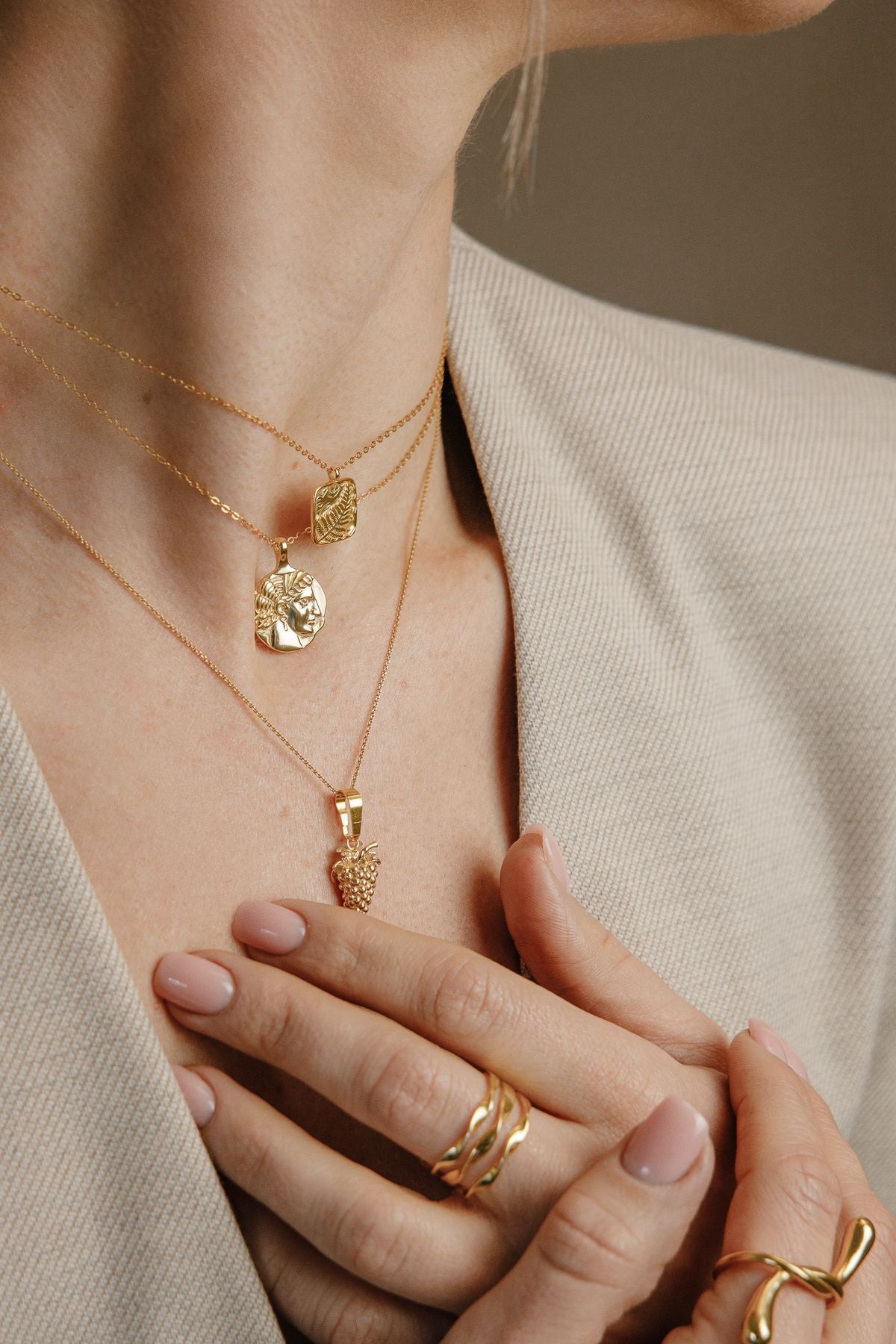 Vineyard Jewelry – 3D Trauben Anhänger aus 925 Silber & 18K Vergoldet – Wine Lover Schmuck, Georgische Saperavi Trauben - NINASIA