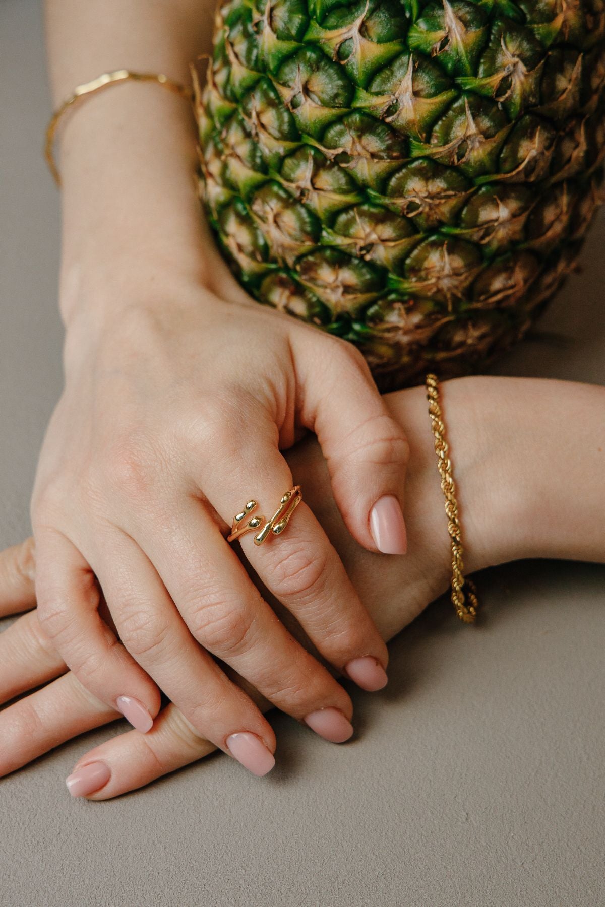 Umarmung - Tropfen Ring grössenverstellbar aus 925 Silber 18K vergoldet - NINASIA