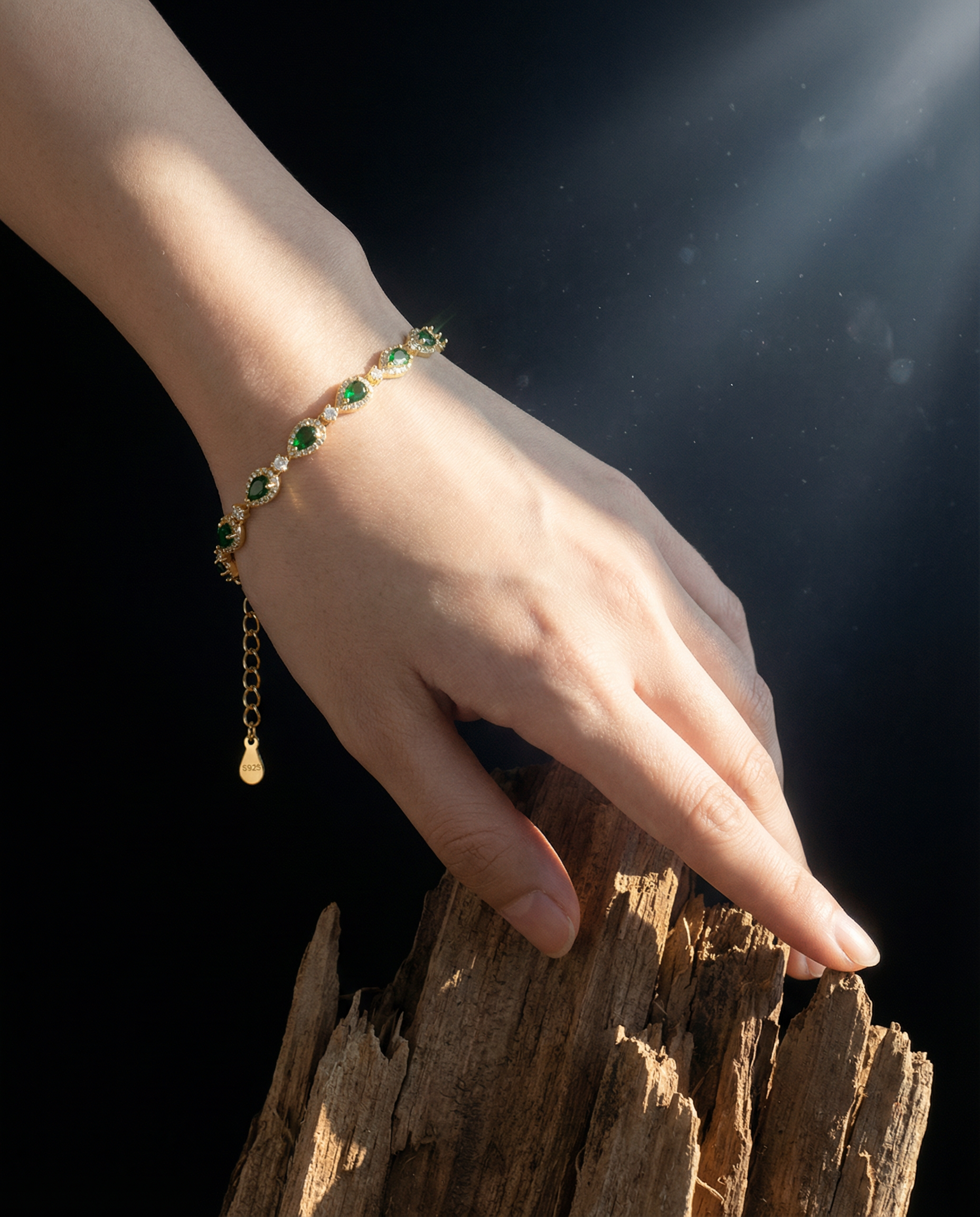 Emerald green diamond inlay cubic zirconia teardrop design bracelet, 925 silver, gold plated