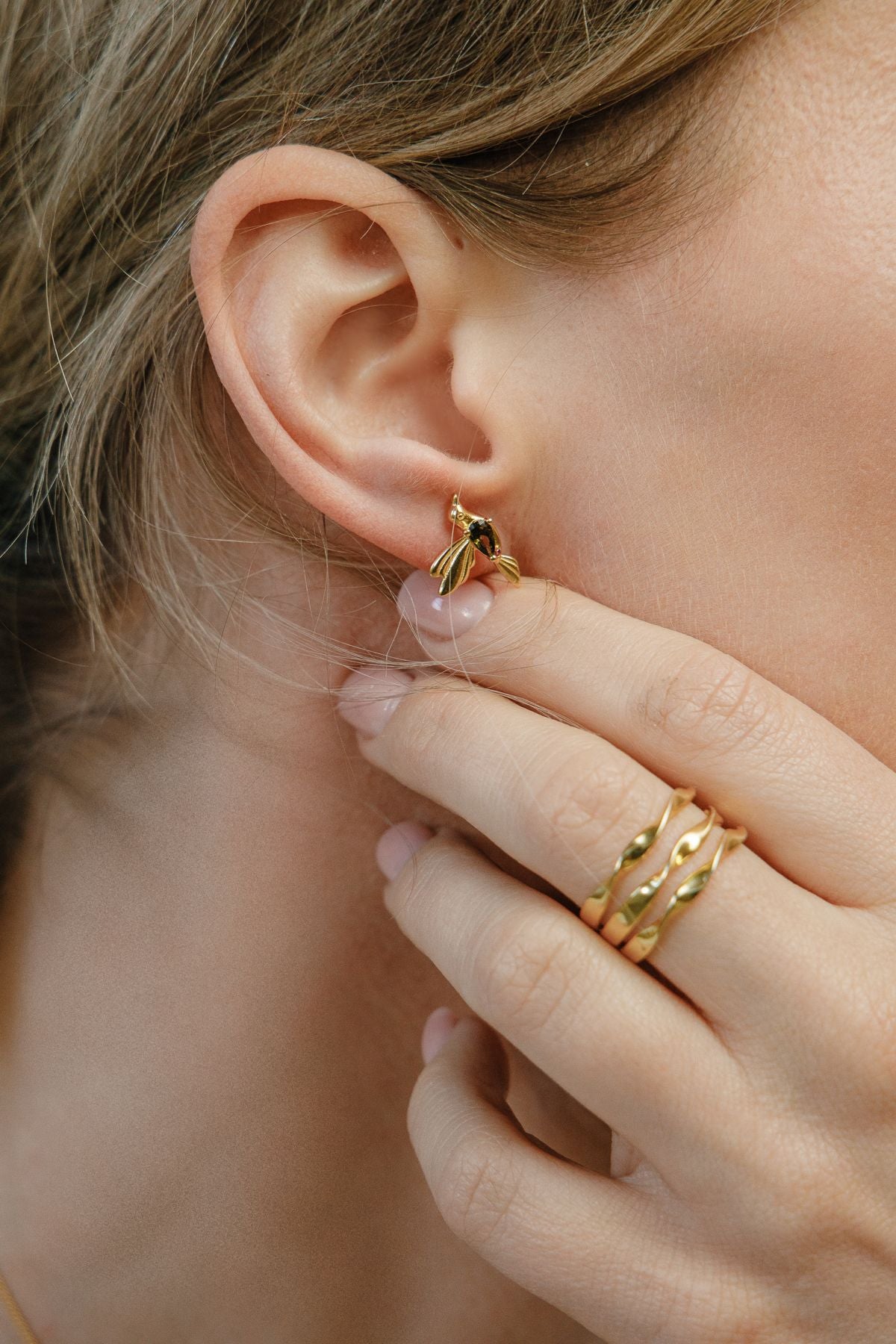 Hummingbird birds colored stud earrings made of 925 silver gold-plated