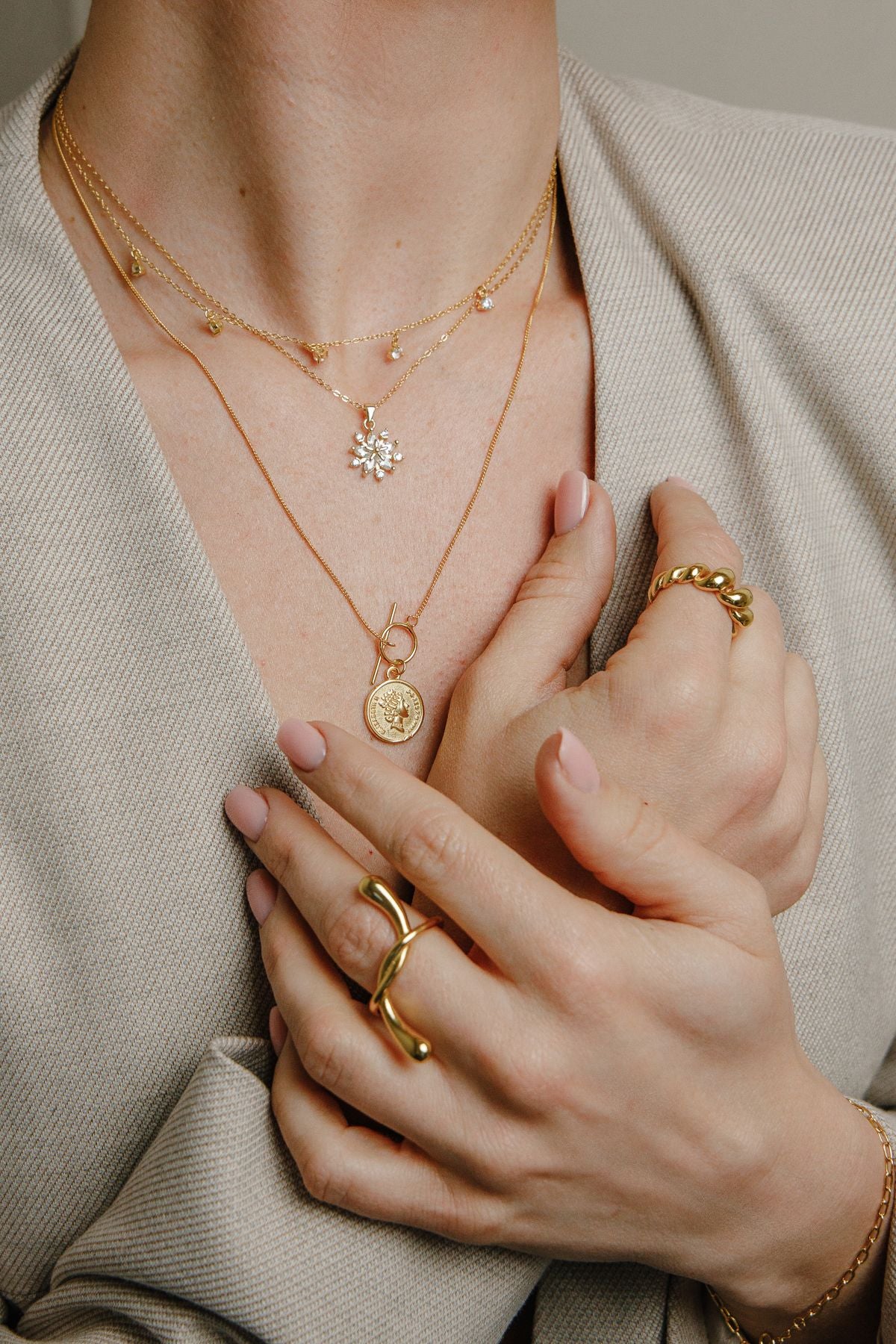 Elegant 5 zirconia necklace made of 925 silver 18K gold-plated