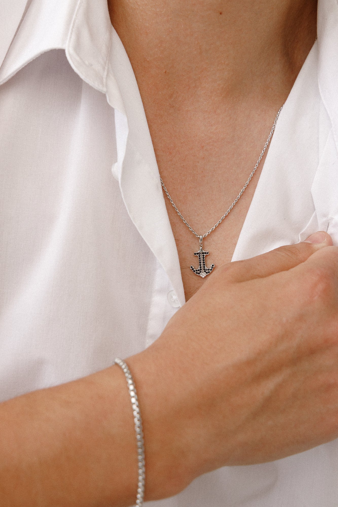 Herren Anker-Halskette Travel-Lover Diamantenschliff mit Zirkonia & schwarzen Steinen – 925 Silber, 18K vergoldet, Unisex - NINASIA