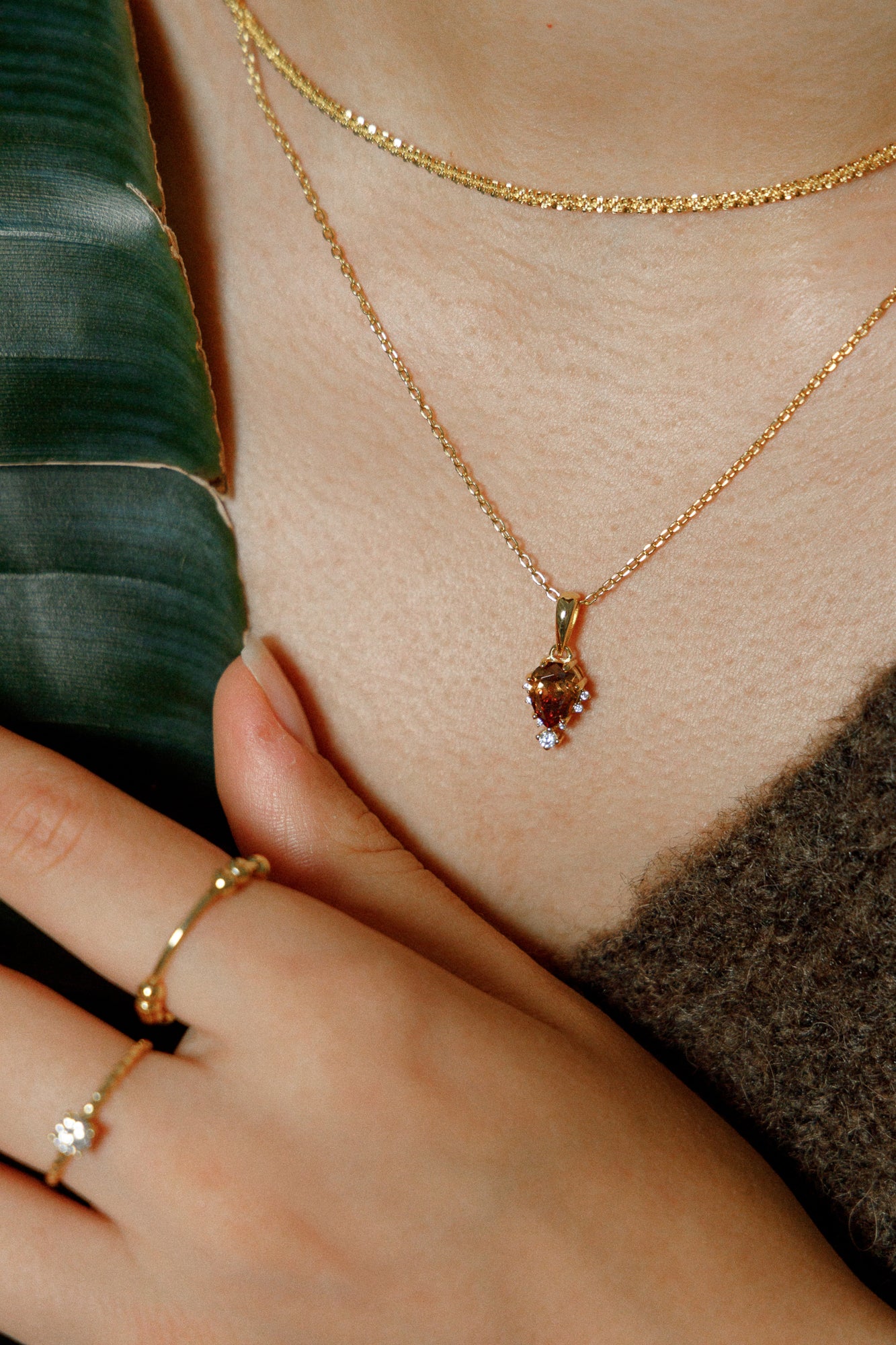 DARK ESPRESSO – Necklace in drop design, made of 925 silver 18K gold-plated