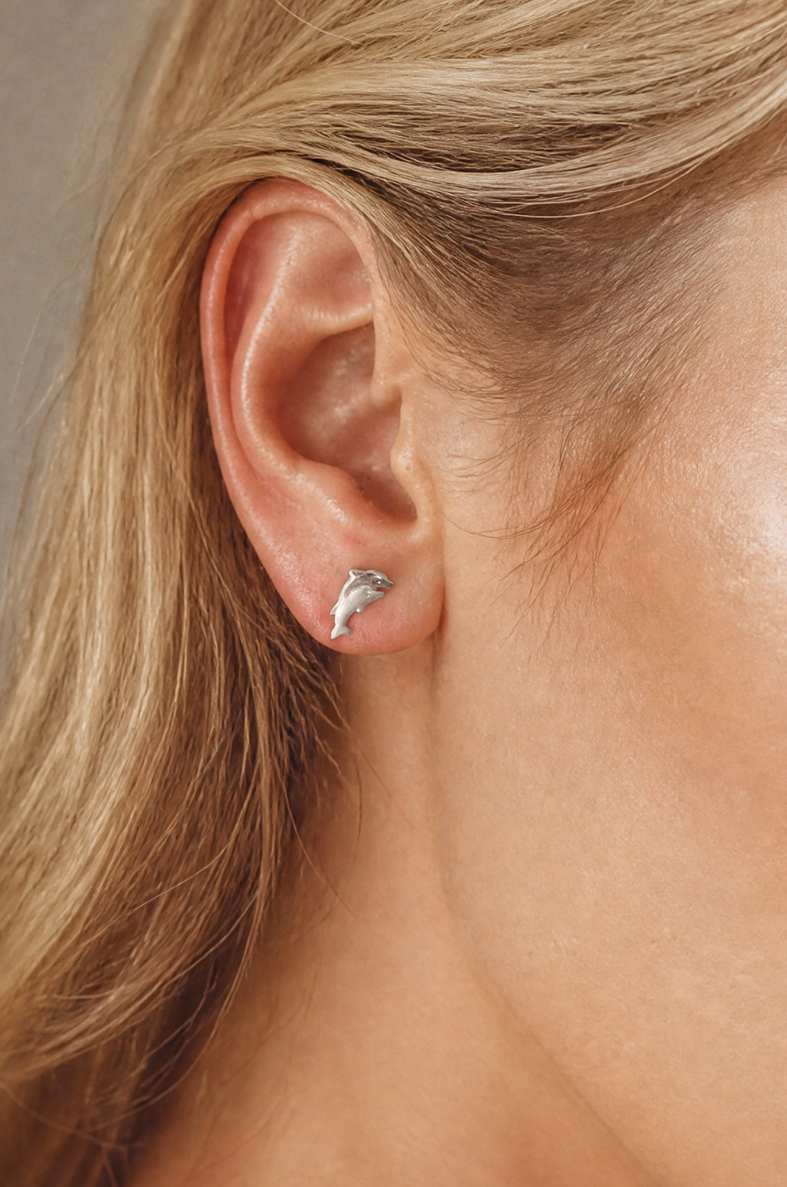 Amia – Delphin-Ohrstecker aus 925 Silber