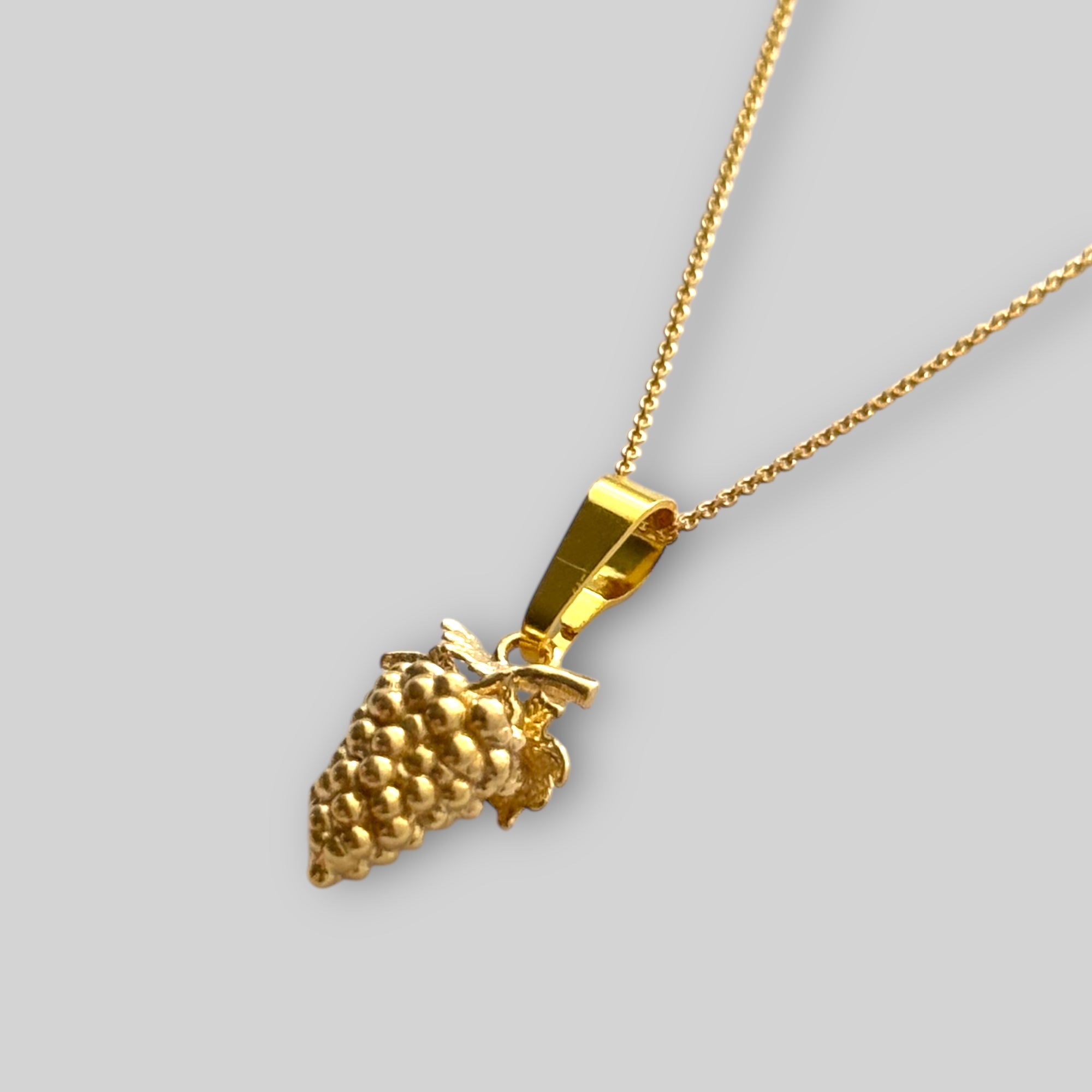 Vineyard Jewelry – 3D Trauben Anhänger aus 925 Silber & 18K Vergoldet – Wine Lover Schmuck, Georgische Saperavi Trauben