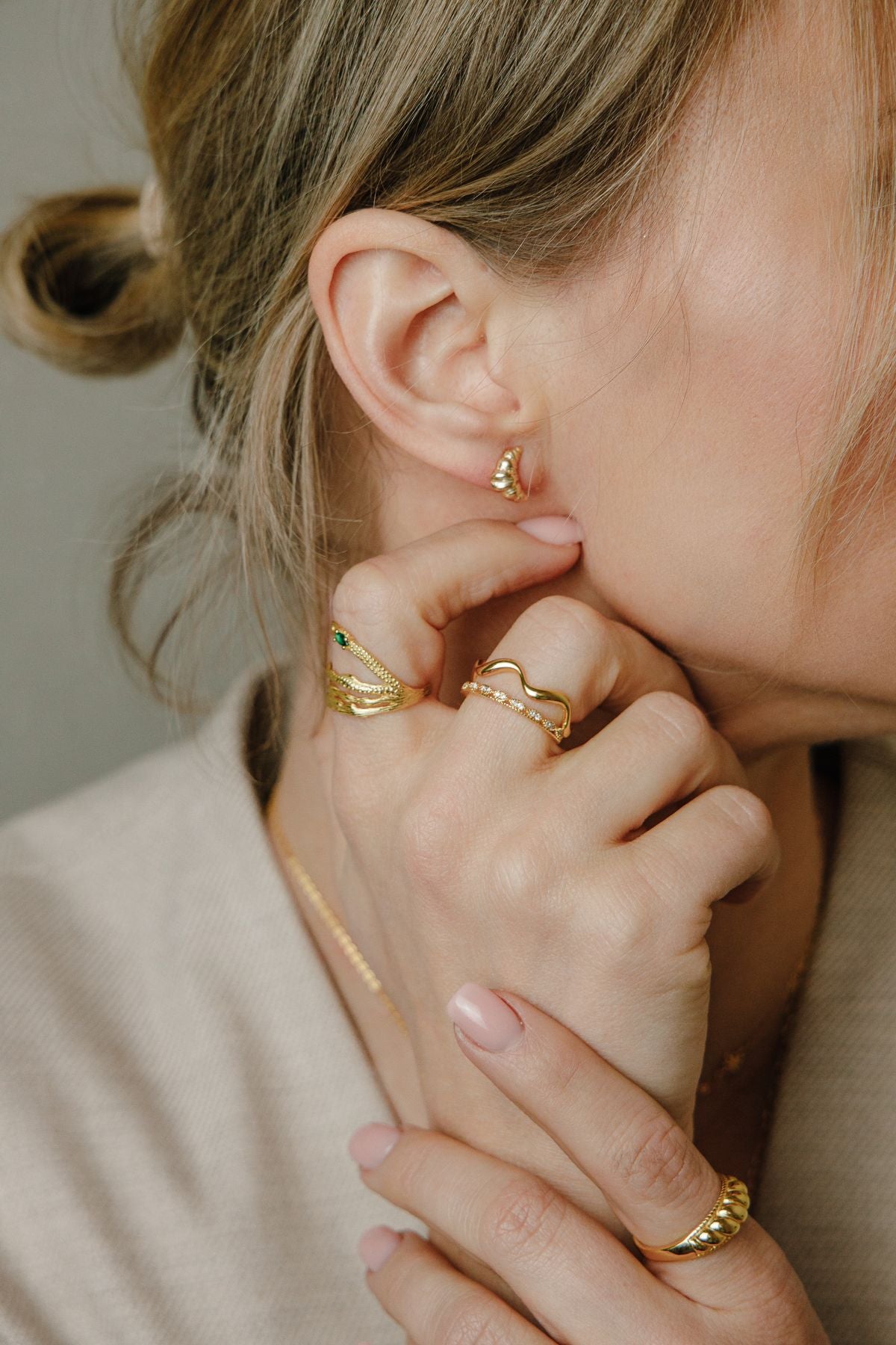 Minimalistischer Wirbelring – Wellenring grössenverstellbar aus 925er Silber 18K vergoldet - NINASIA