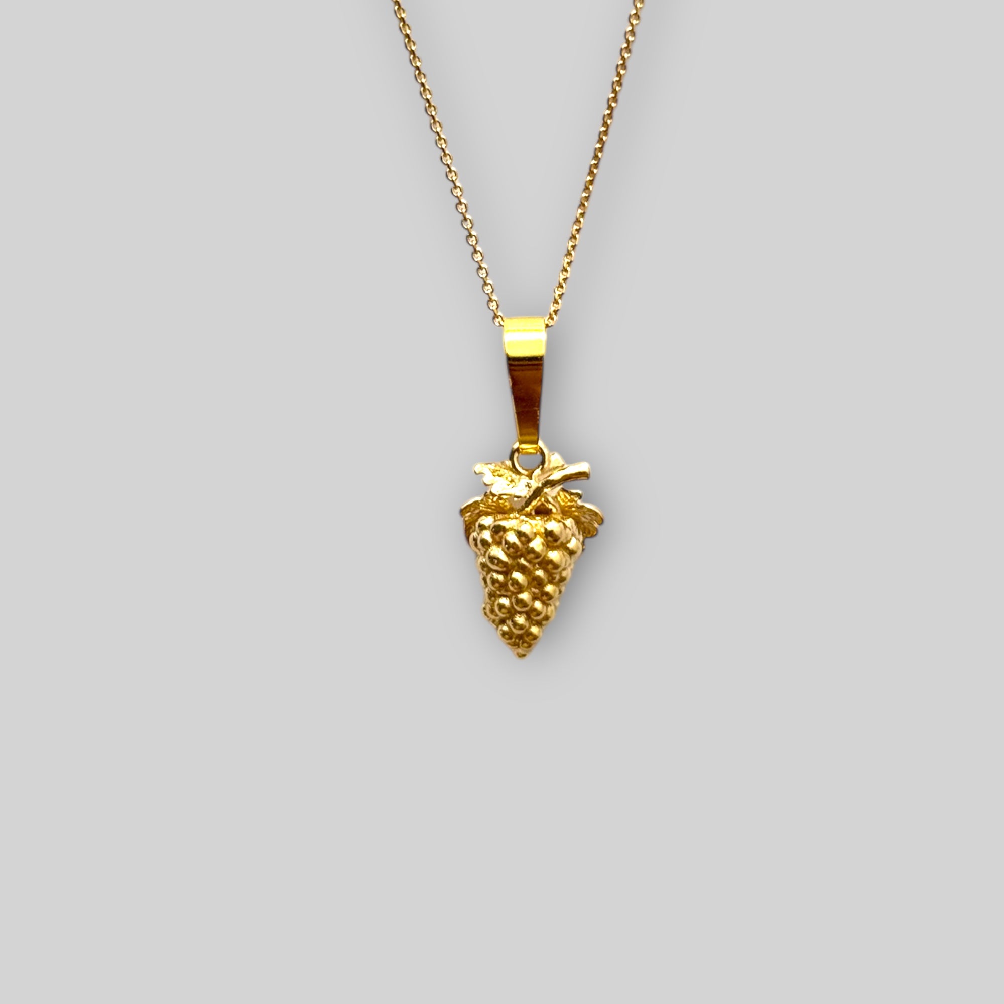 Vineyard Jewelry – 3D Trauben Anhänger aus 925 Silber & 18K Vergoldet – Wine Lover Schmuck, Georgische Saperavi Trauben