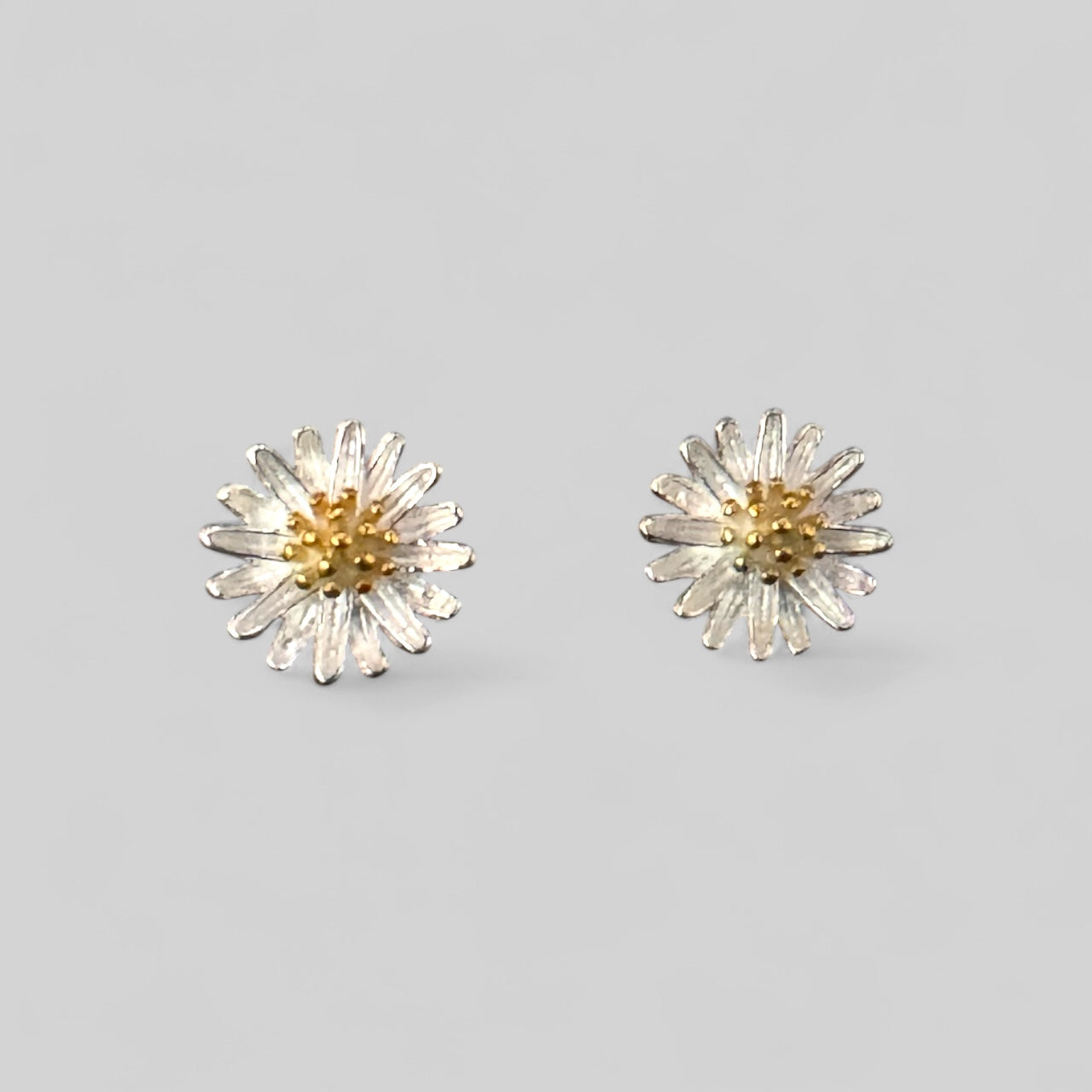 Weiße Chrysanthemen Ohrstecker Blumen Ohrringe 925 Silber
