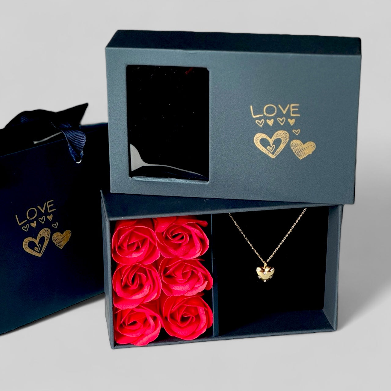 Geschenk zum Valentinstag - Geburtstag - Love Box mit Rosen und Tüte - Herzförmige Zirkonia-Inlay Halskette aus 925 Silber vergoldet