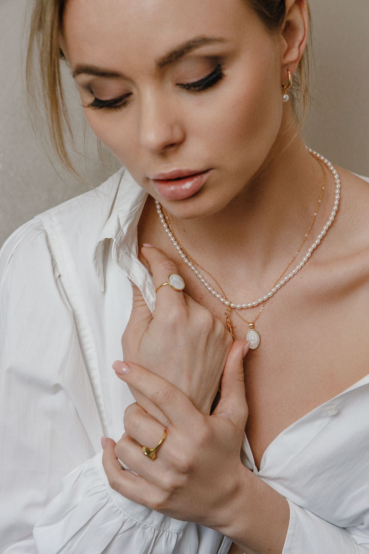 Runde Muschel Charm Maria Halskette aus 925er Silber vergoldet