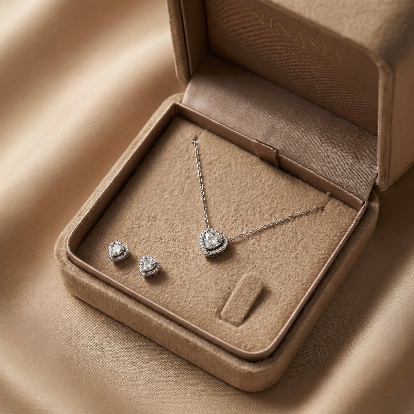 Afrodita Herz Schmuckset – Halskette & Ohrstecker aus 925 Silber