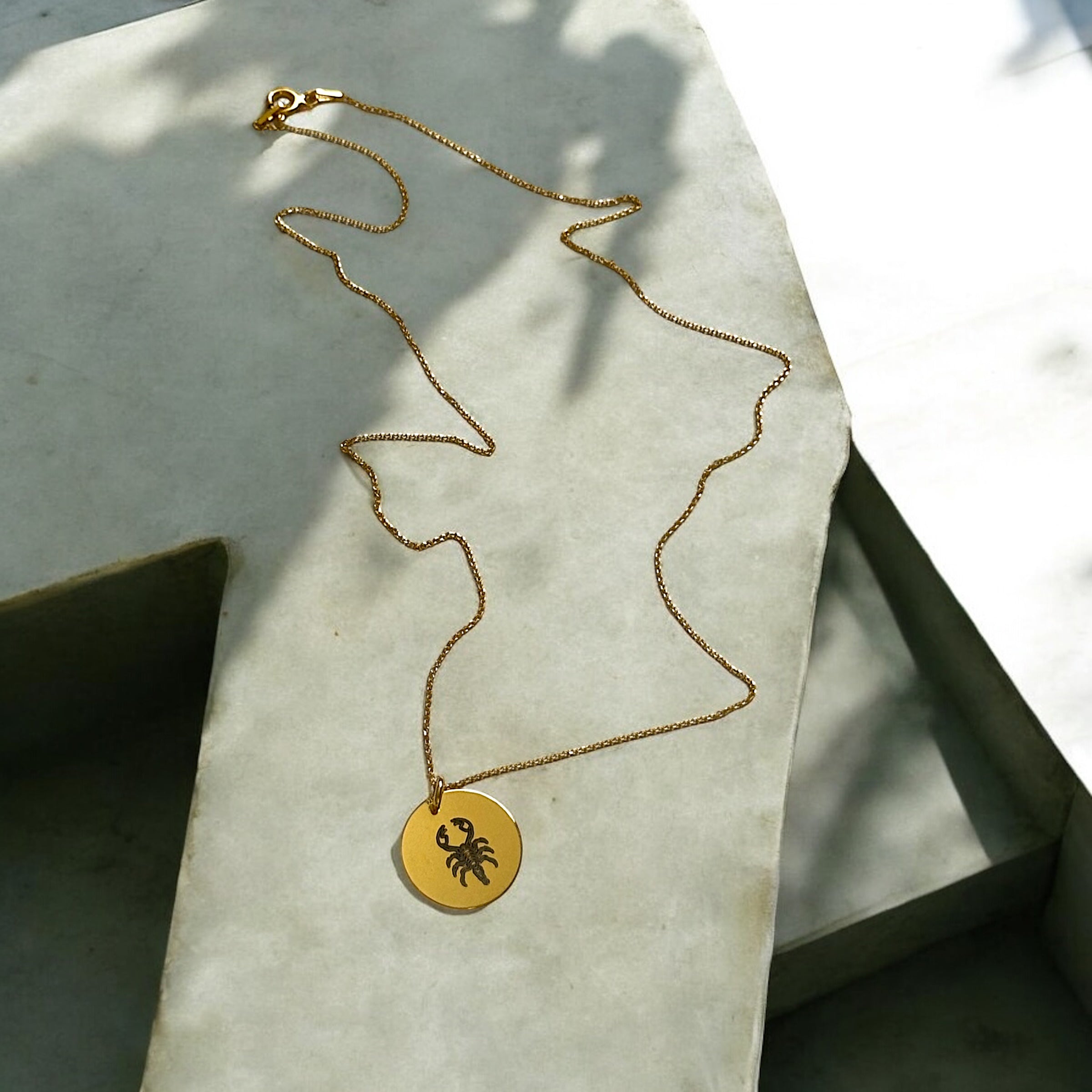 Personalized double-sided necklace – Engraved zodiac sign & initial necklace made of 925 silver 18K gold-plated