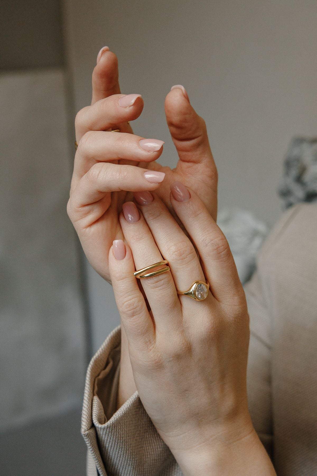 Großer klassischer Ring mit Zirkonia Old-Money-Stil - aus 925 Silber 18K vergoldet - NINASIA