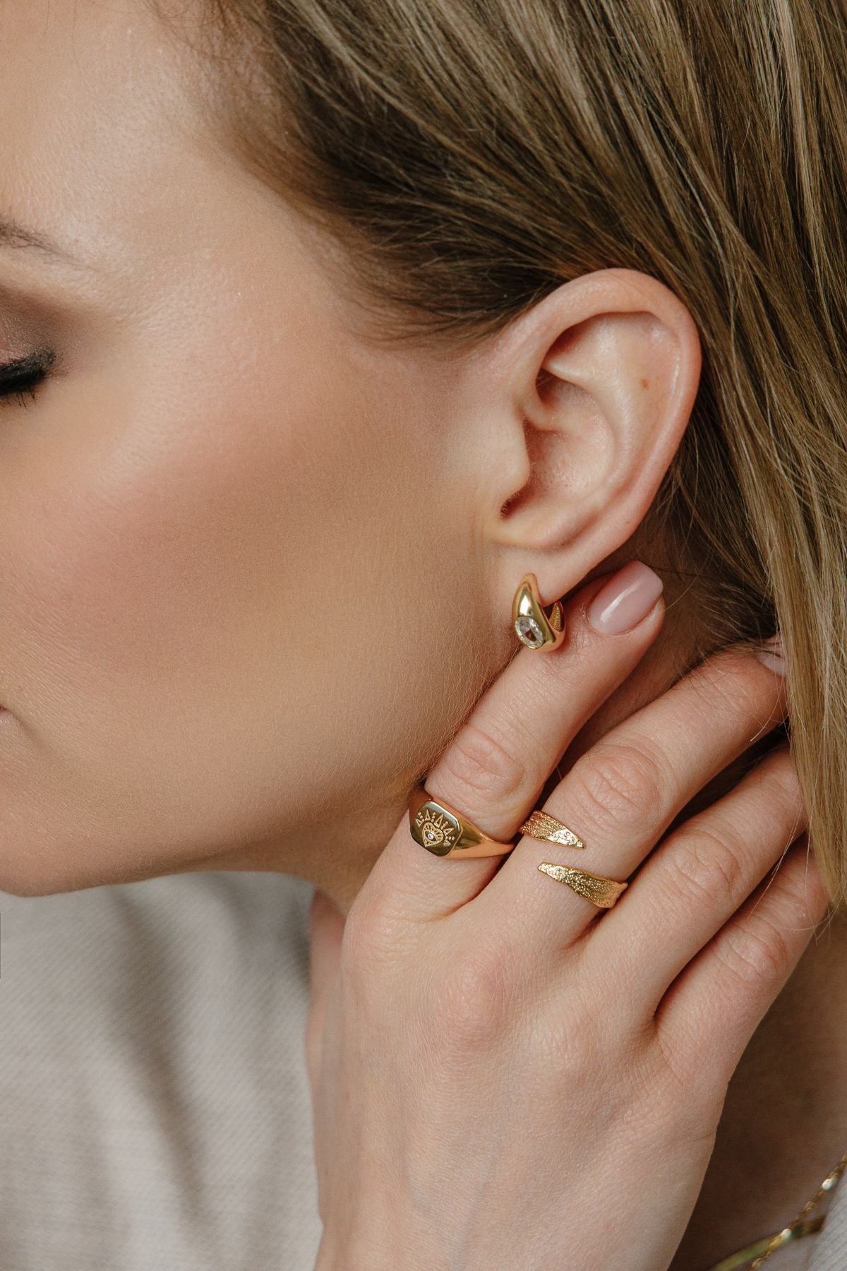 Golden Hug – adjustable ring made of 925 silver 18K gold-plated