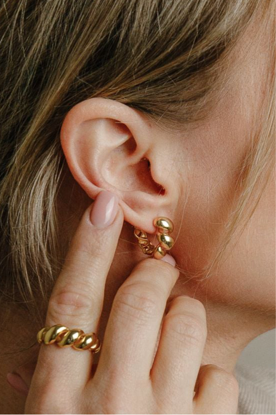 Chunky Twist – Croissant ähnliche Ohhringe aus 925 Silber 18K vergoldet - NINASIA