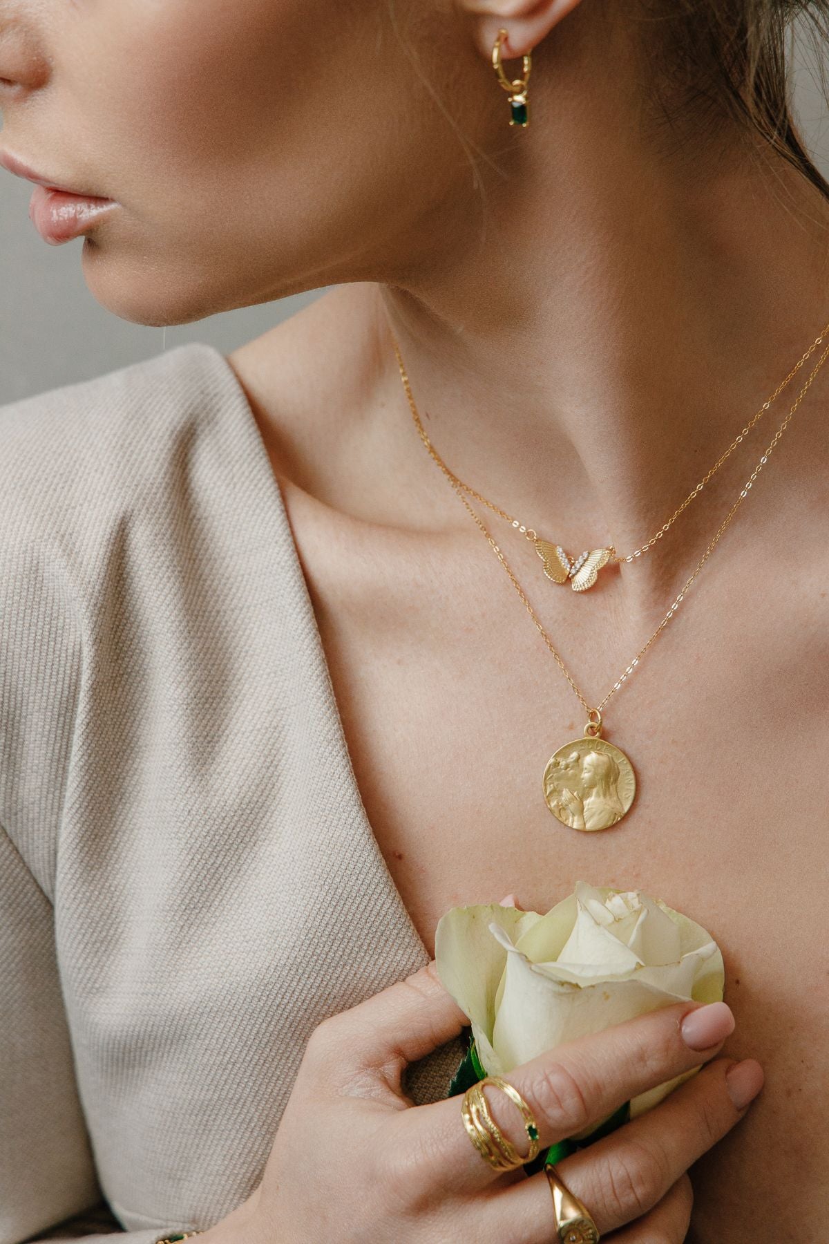 Wunscherfüller - Glücksbringer - Manifestation Betende Frau „Ecce Panis“ zweiseitige Halskette 925 Silber vergoldet - NINASIA