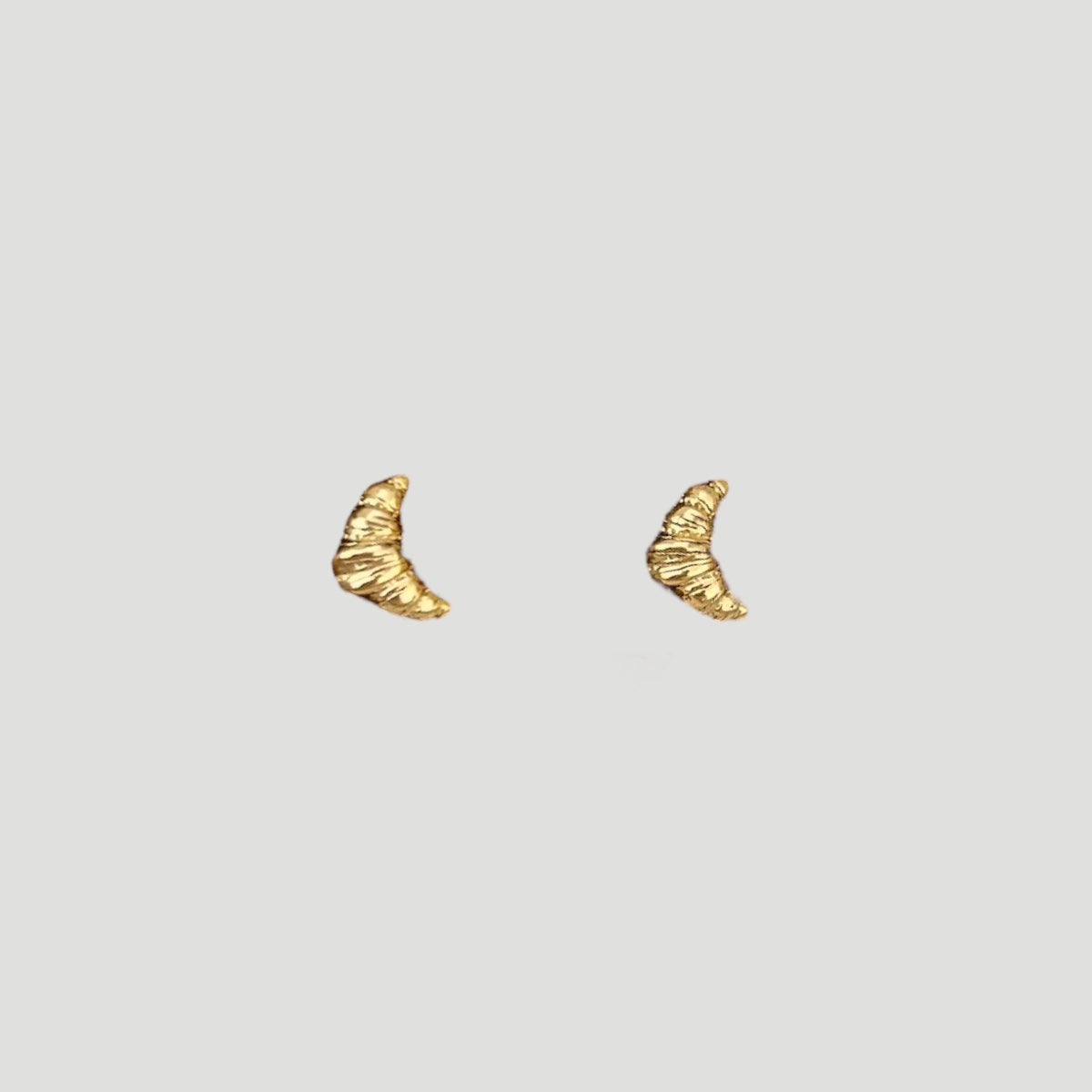 Mini Croissant stud earrings made of 925 silver 18K gold plated