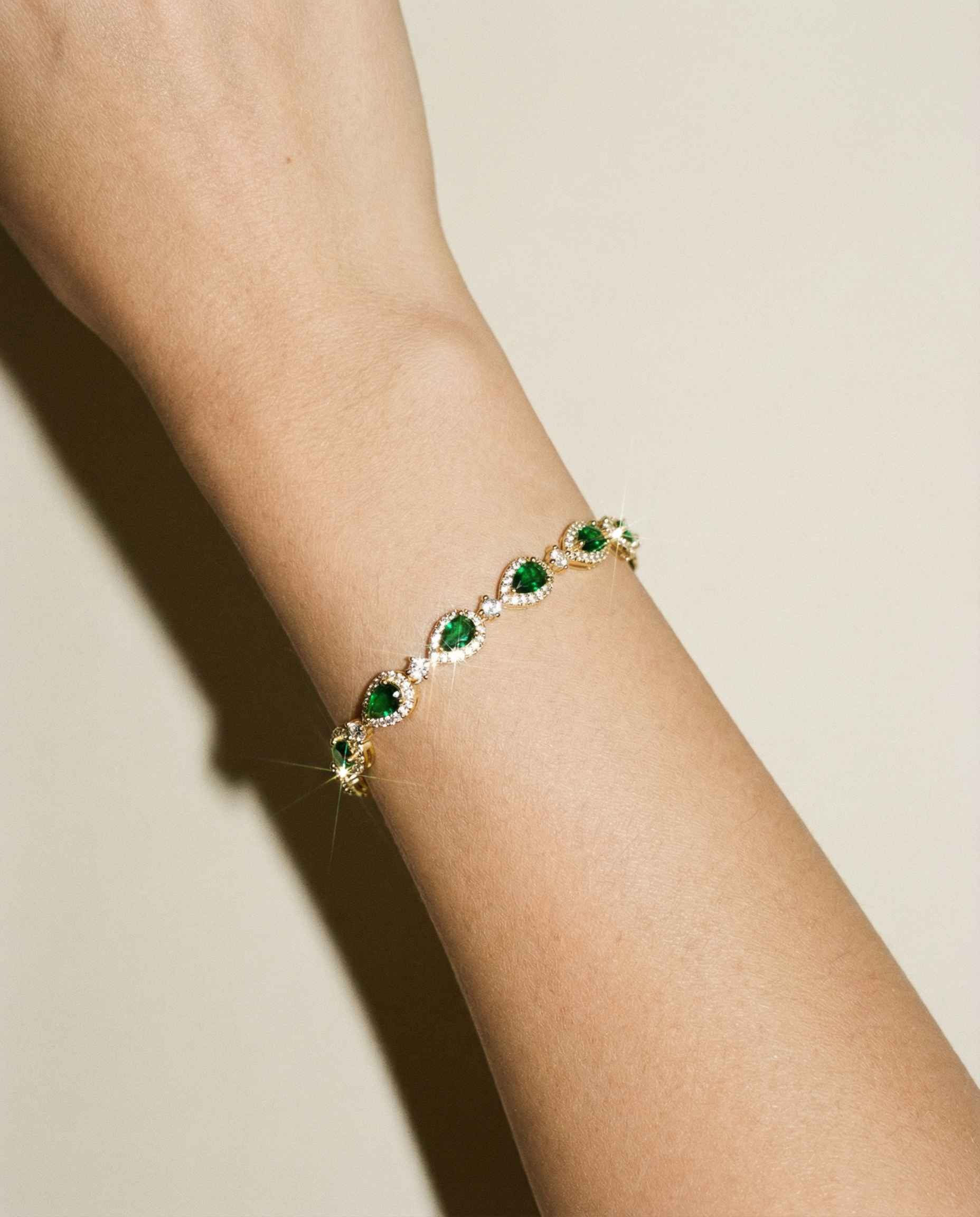 Emerald green diamond inlay cubic zirconia teardrop design bracelet, 925 silver, gold plated