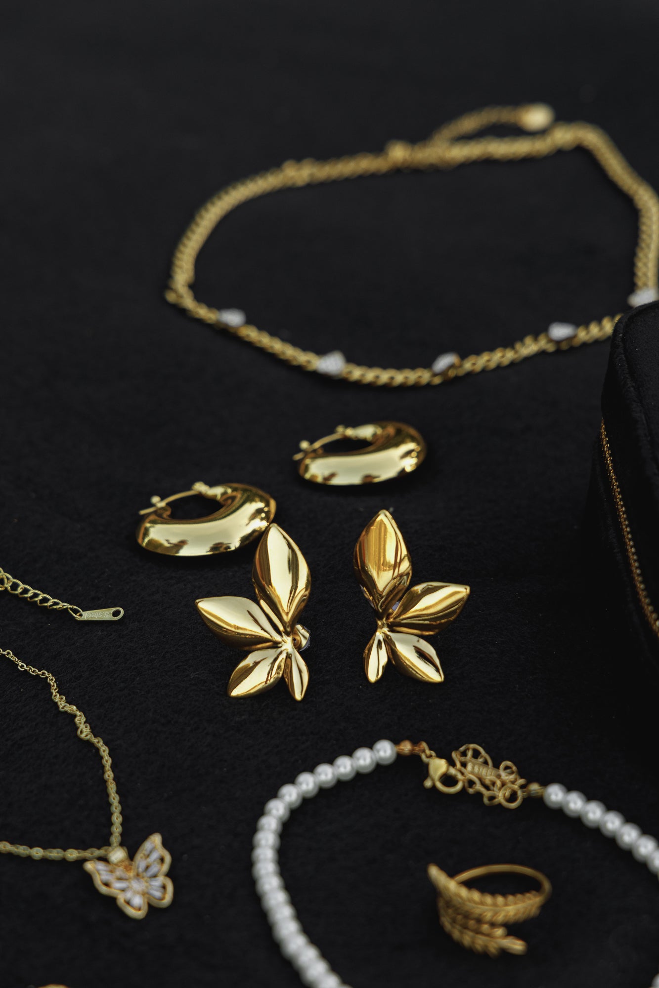 NINASIA Schmuck Adventskalender 2025 | Limited Edition mit 18K vergoldetem Edelstahl, vergoldetem Silber und Schmuck-Etuis - NINASIA