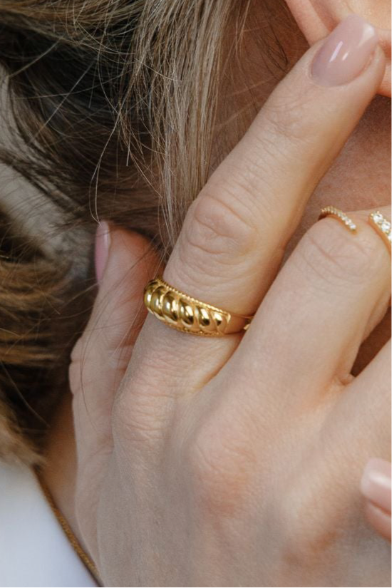 Croissant geometrischer Ring aus 925 Silber vergoldet