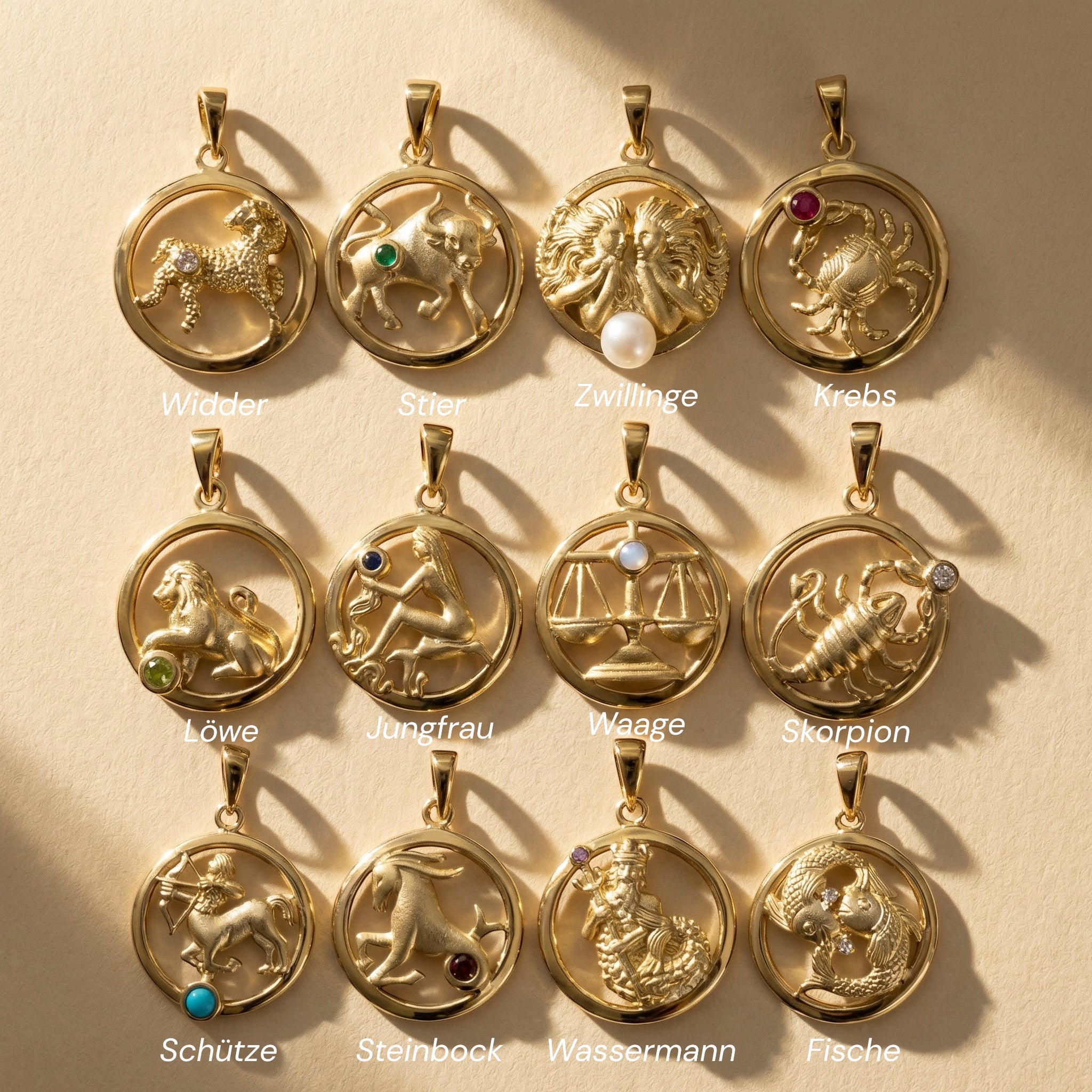 Celestial Essential – Sternzeichen Anhänger aus 925 Sterling Silber vergoldet mit Edelstein / Perle – mit oder ohne Halskette - NINASIA