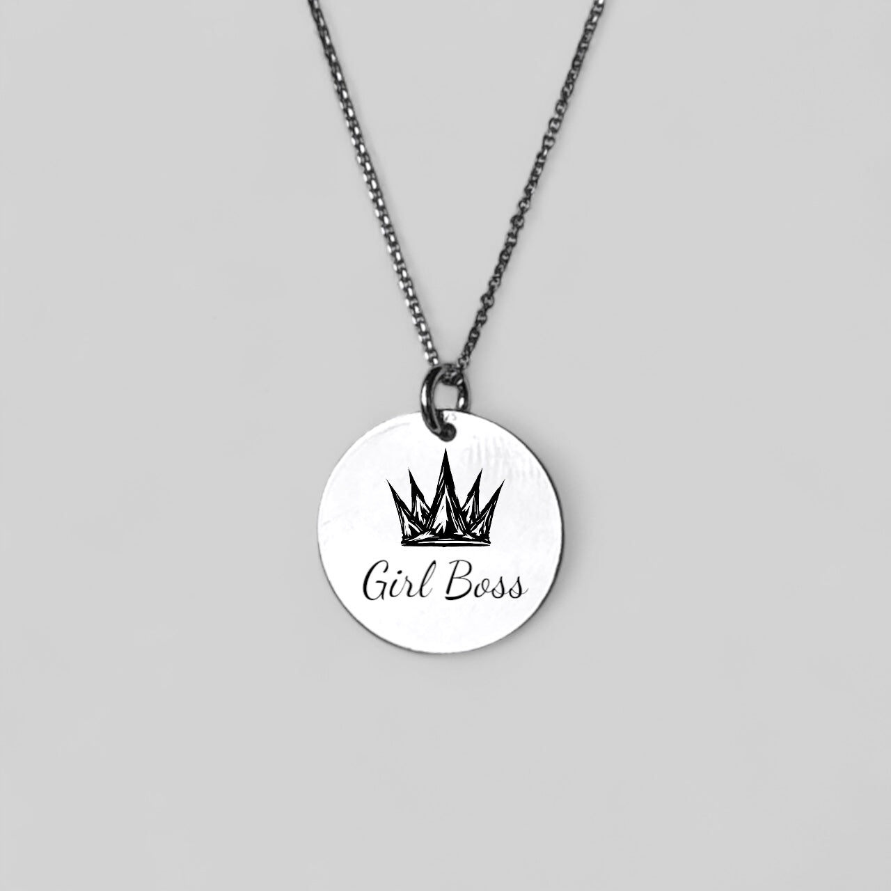 Personalized necklace – round engraved pendant – Girl Boss with crown – made of 925 silver or silver-plated