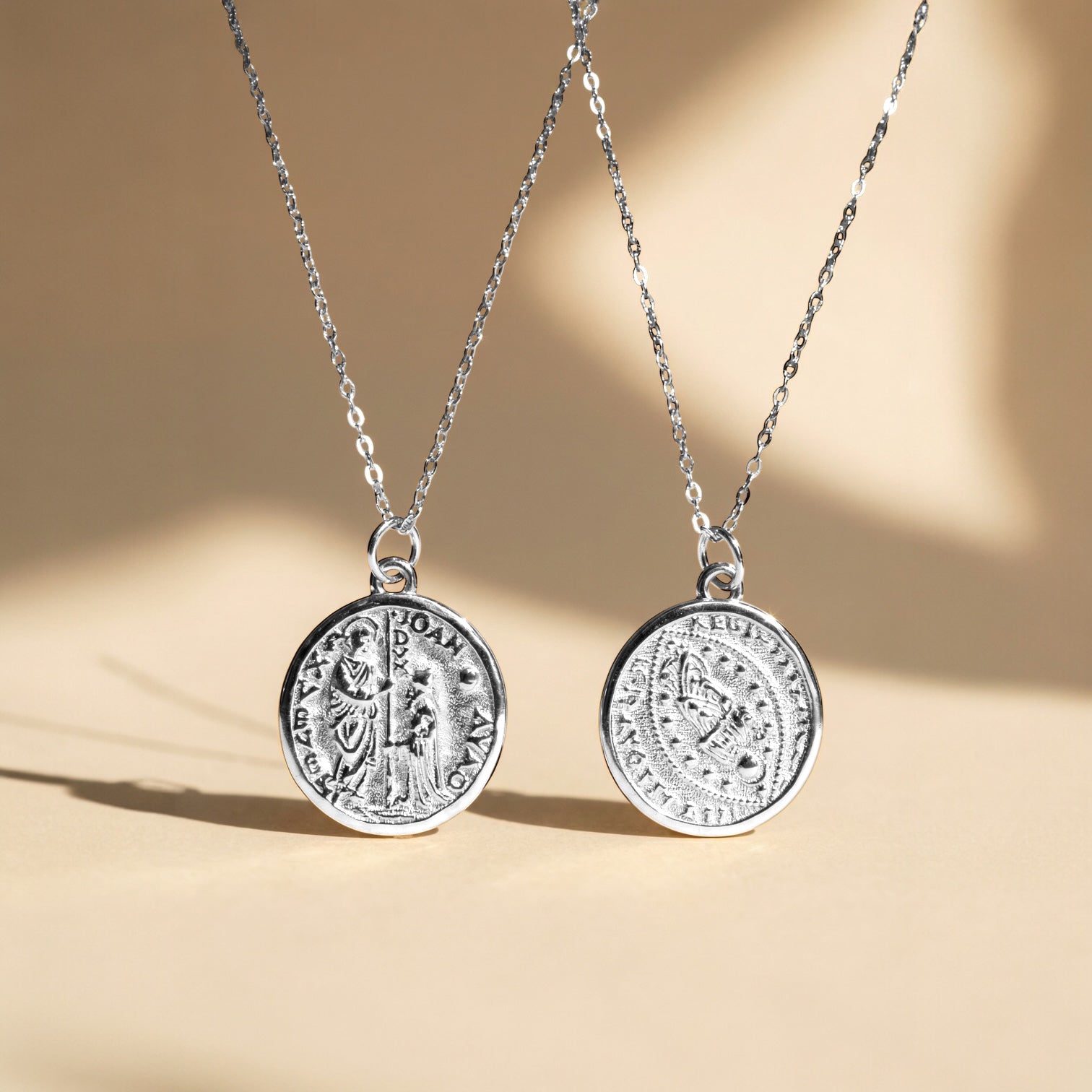 Zweiseitige Napoleon Coin Halskette mit diamantierter Ankerkette aus 925 Silber oder Silber vergoldet - NINASIA