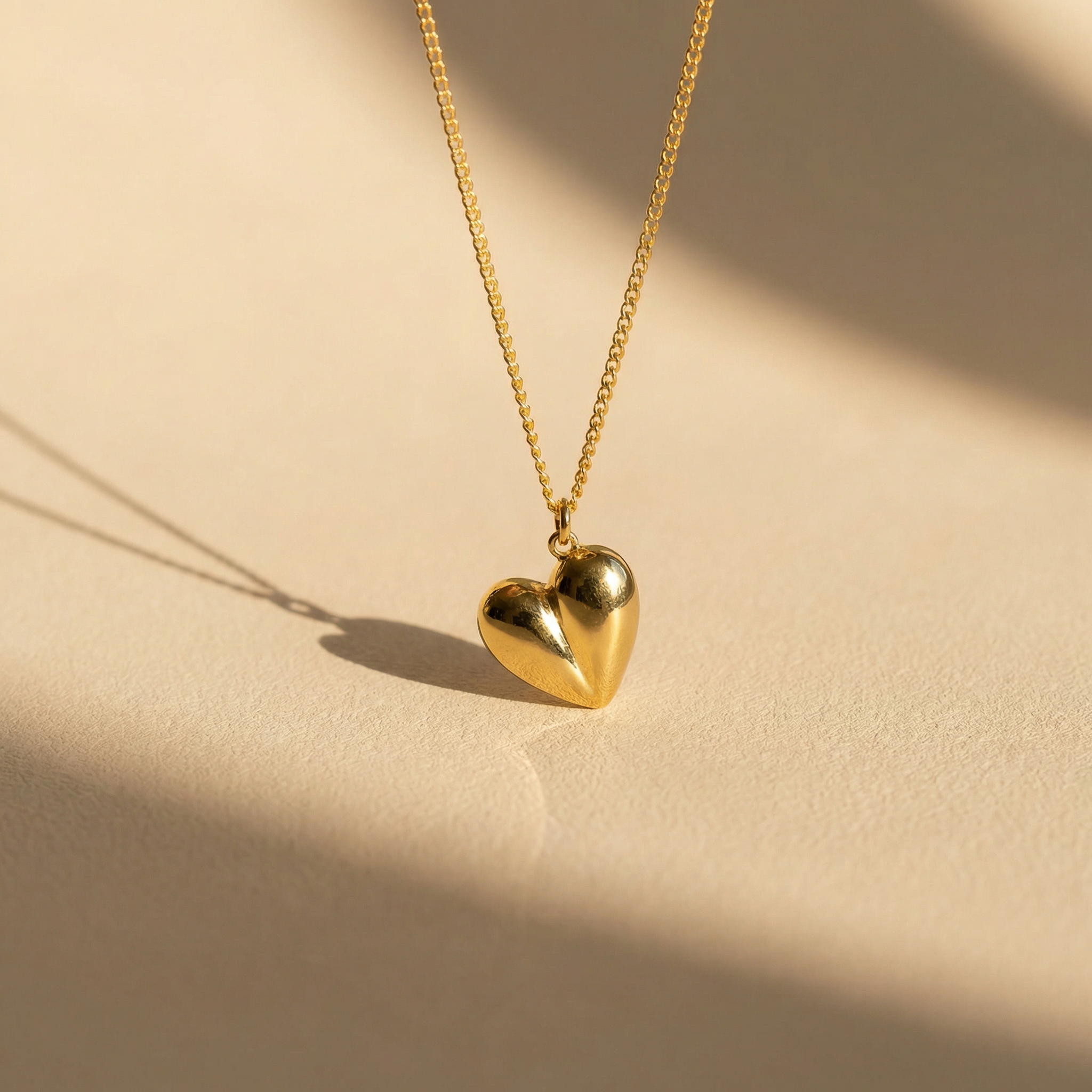 Minimalistische Herzförmige Halskette aus 925er Silber 18K vergoldet - NINASIA