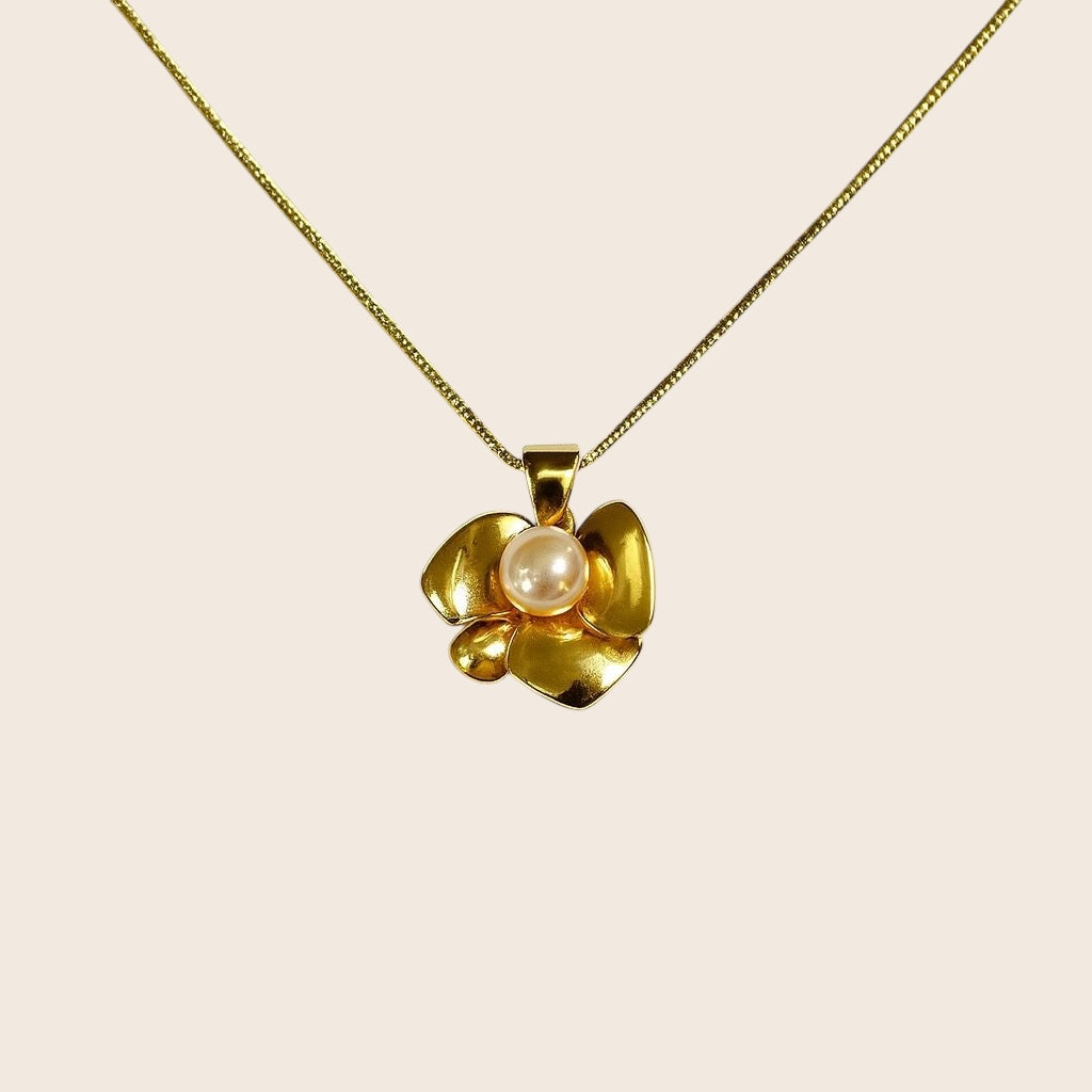 Blume der Perle – edle Halskette aus 925 Silber 18K vergoldet
