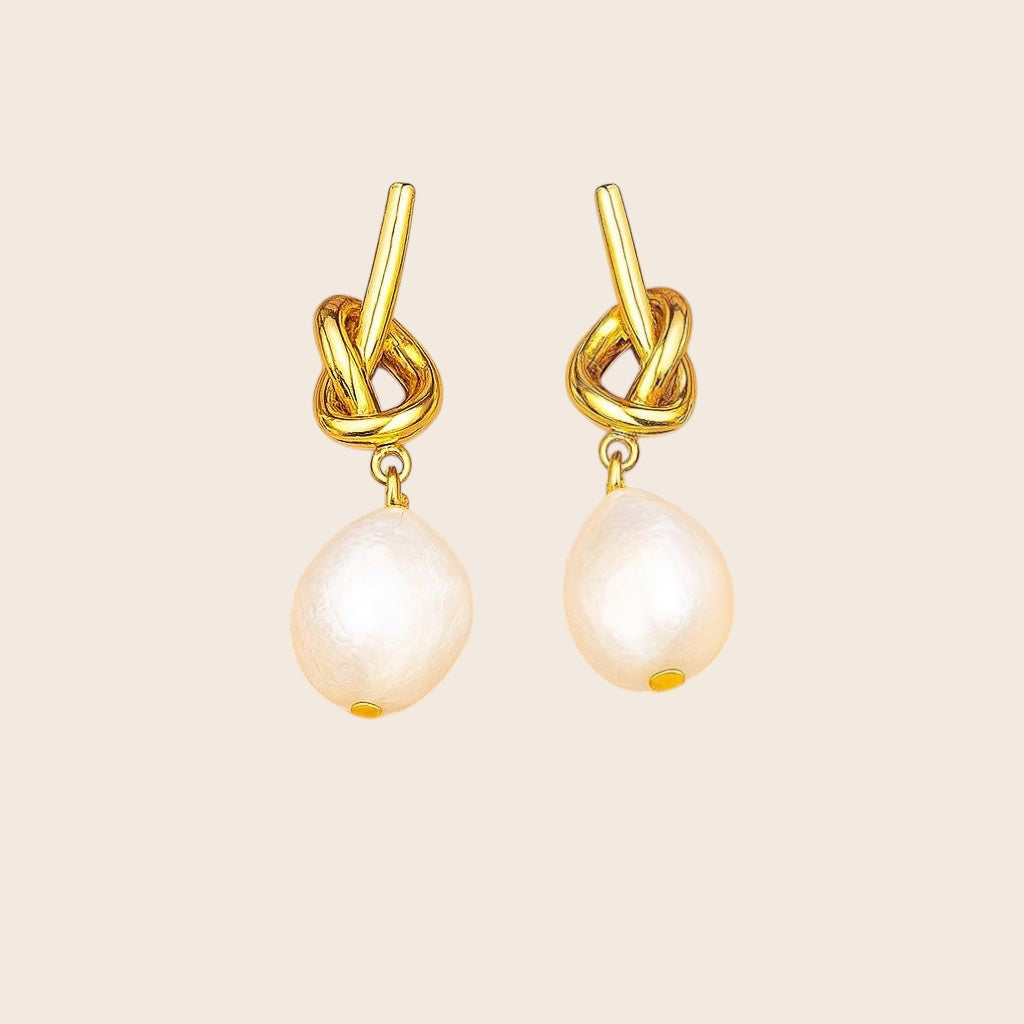 Knot stud earrings with freshwater pearls – 925 Sterling Silver 18K gold-plated