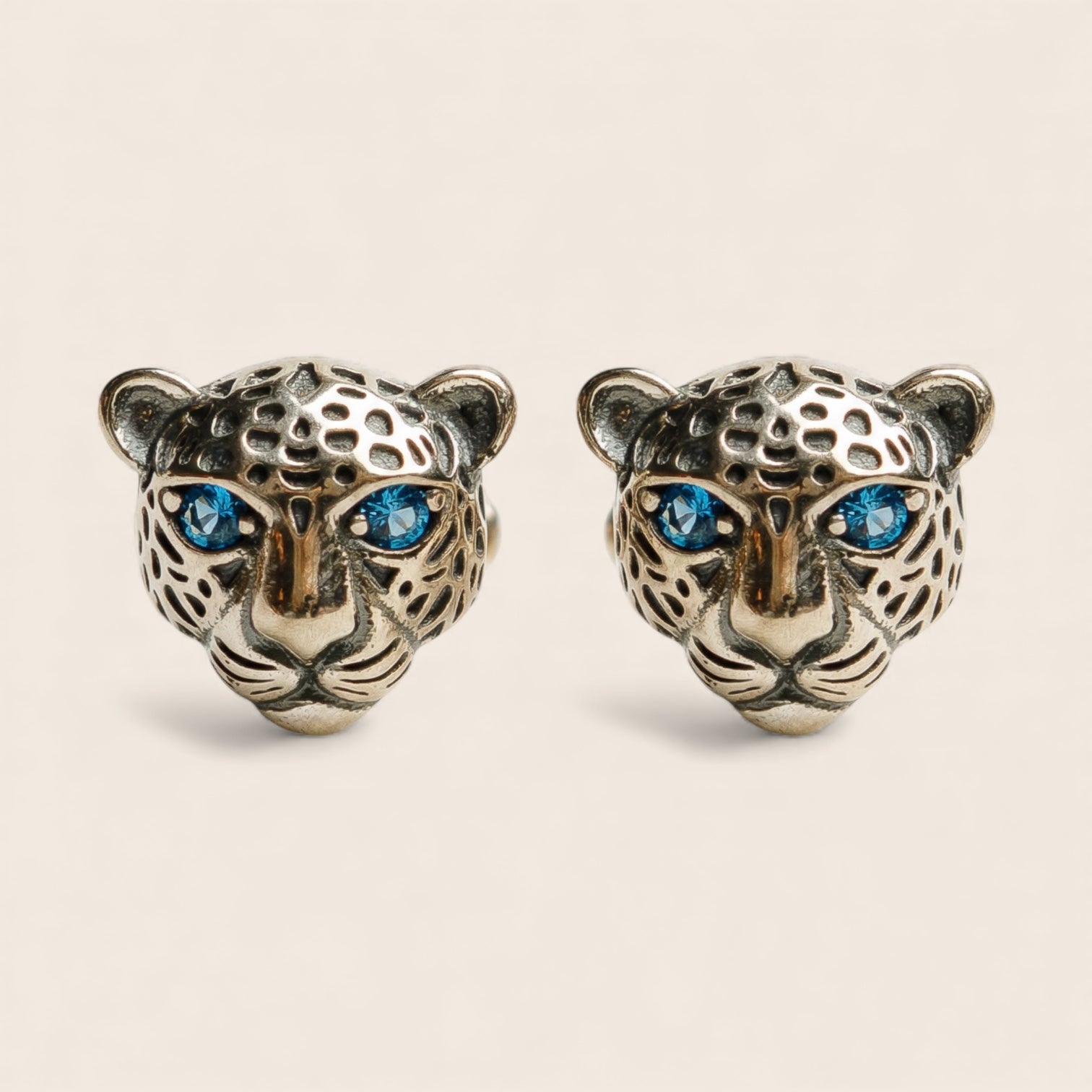 Extravagante Snow Leopard Ohrstecker dreidimensionale Ohrringe aus 925 Silber