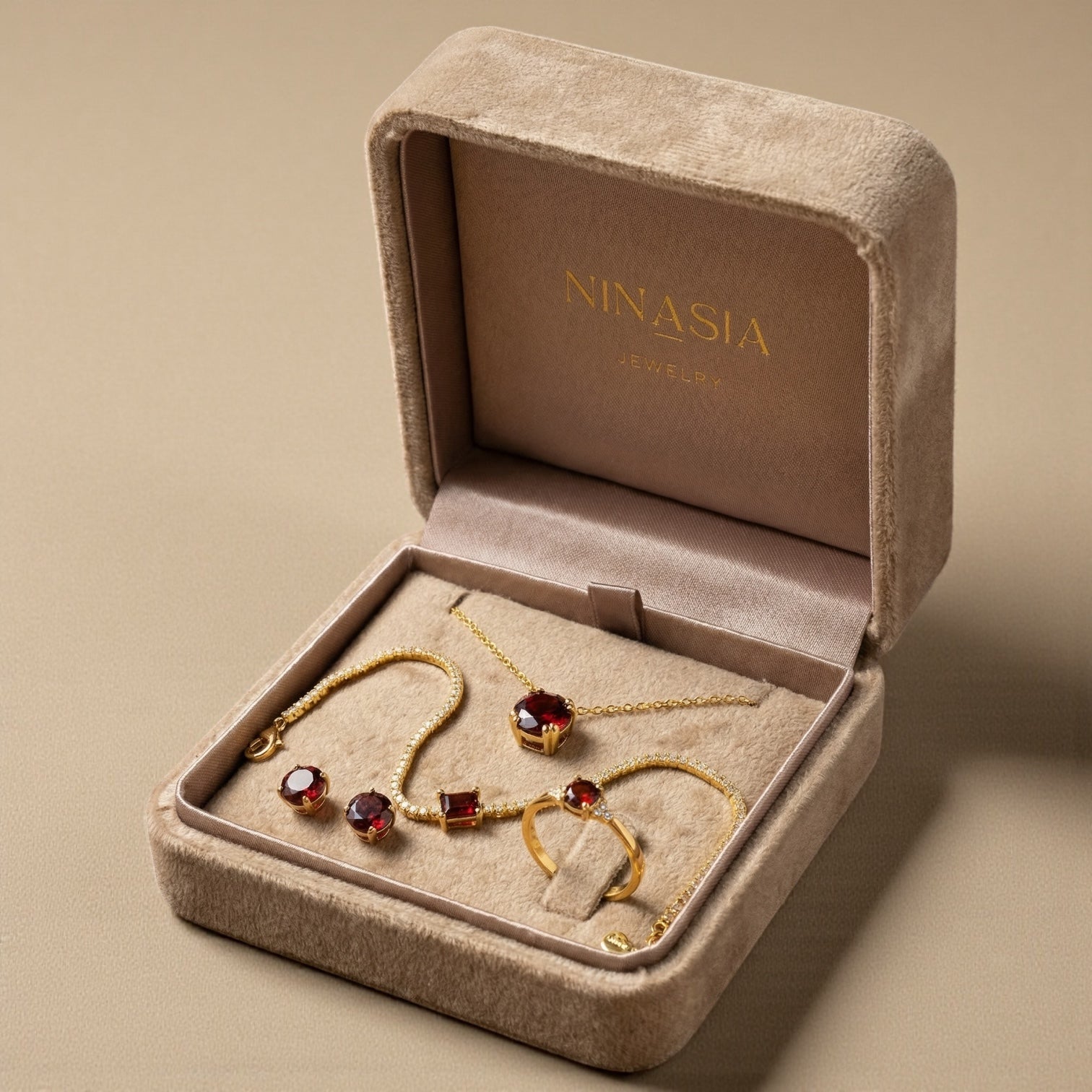 Ruby Set made of 925 silver, 18K gold plated