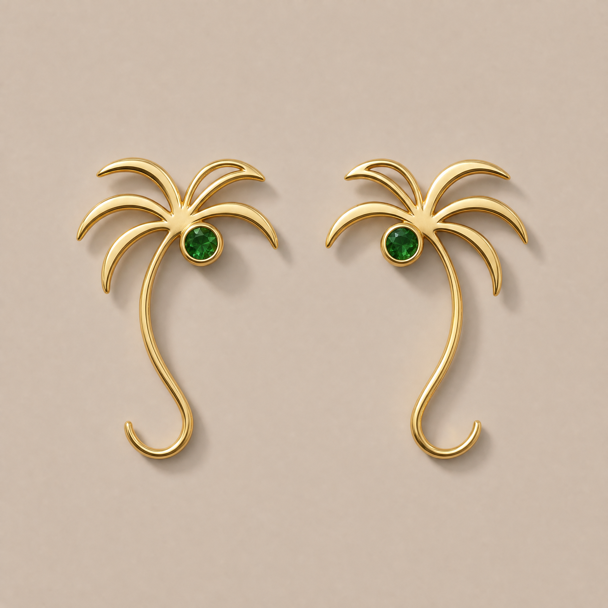 Palm Breeze on Emerald Island – Palm tree earrings with green zirconia – Earrings made of 925 silver 18K gold-plated