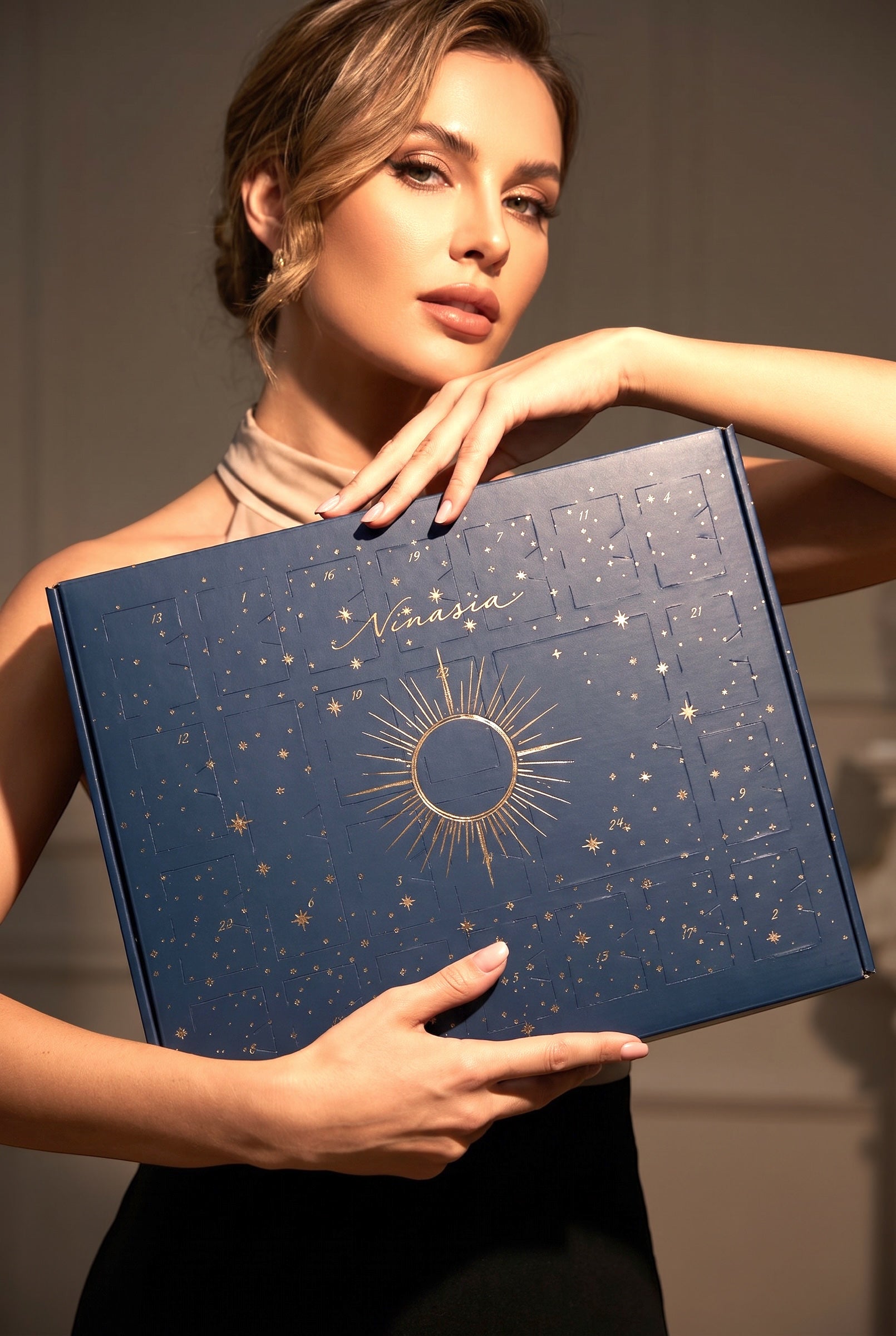 Pre-Order | NINASIA Schmuck Adventskalender 2026 | Limited Edition mit 18K vergoldetem Edelstahl, vergoldetem Silber und Schmuck-Etui