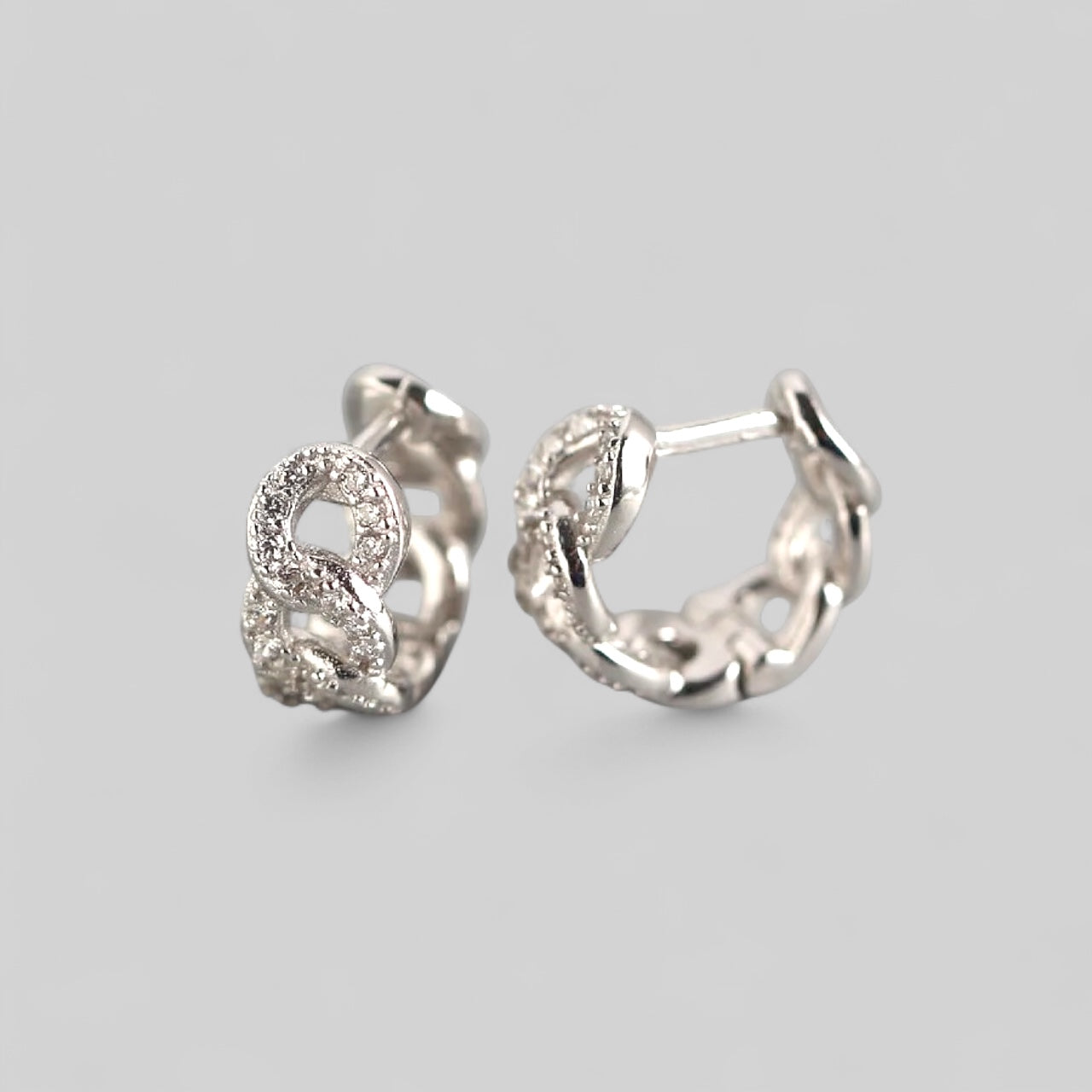 Mini Hoops Ketten Design Creolen mit Diamanten-Inlay Zirkonias Minimalistische Ohrringe – aus 925er Silber 18K vergoldet