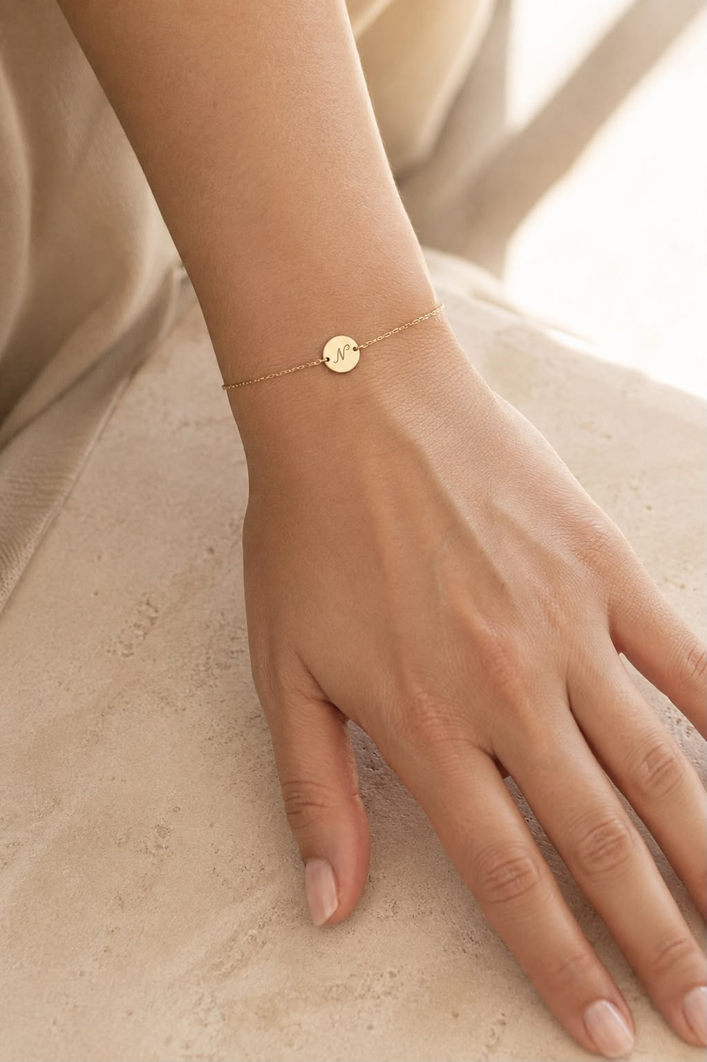 Or 333 – Aven – Bracelet à plaquette personnalisé