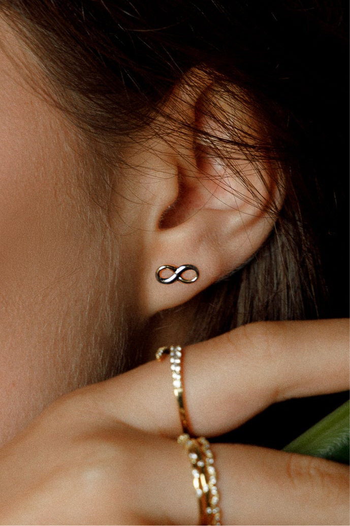 585 Gold Bicolor Stud Earrings – Endless Love in infinity design – Minimalist