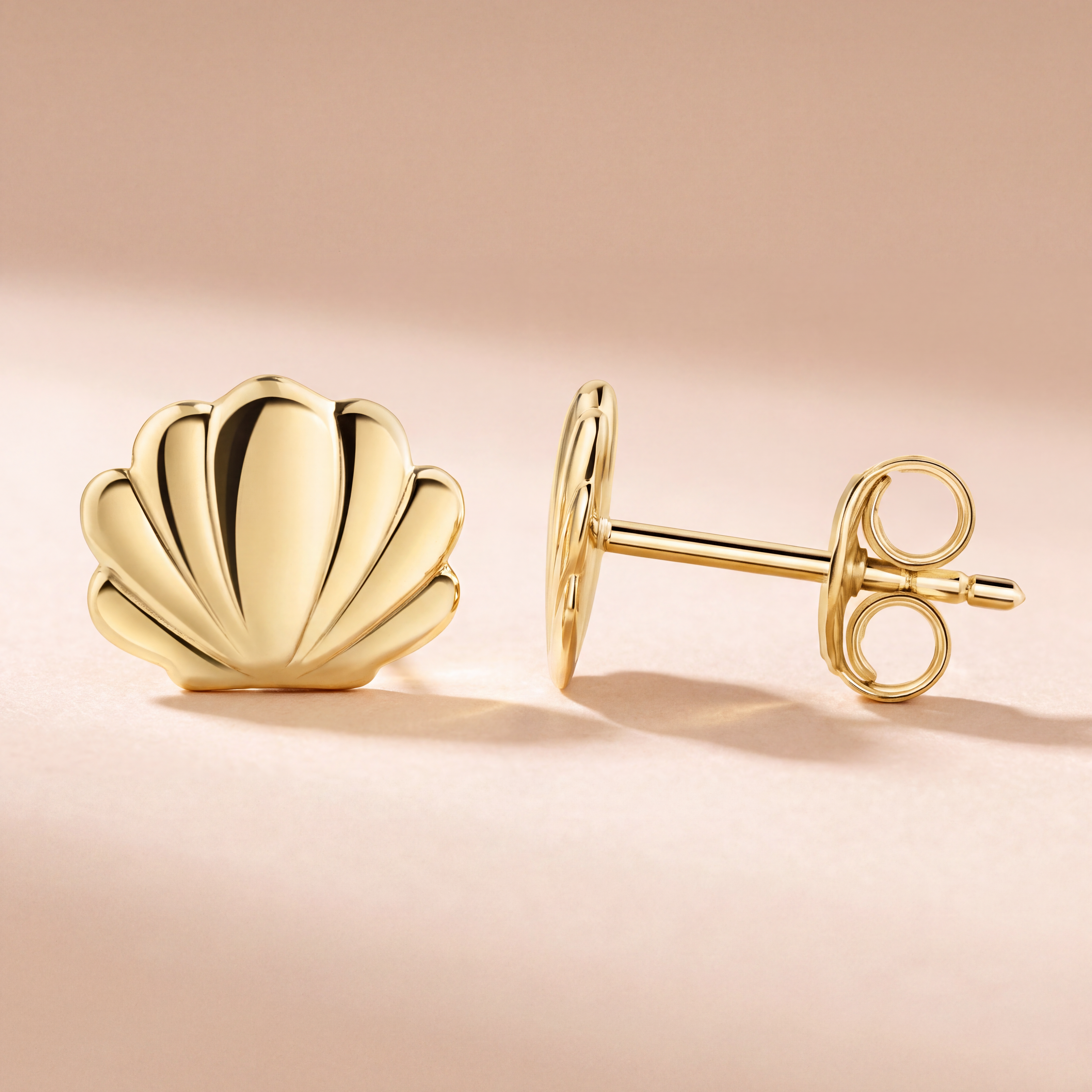 Morea – Boucles d'oreilles clous coquillage en argent 925 plaqué or