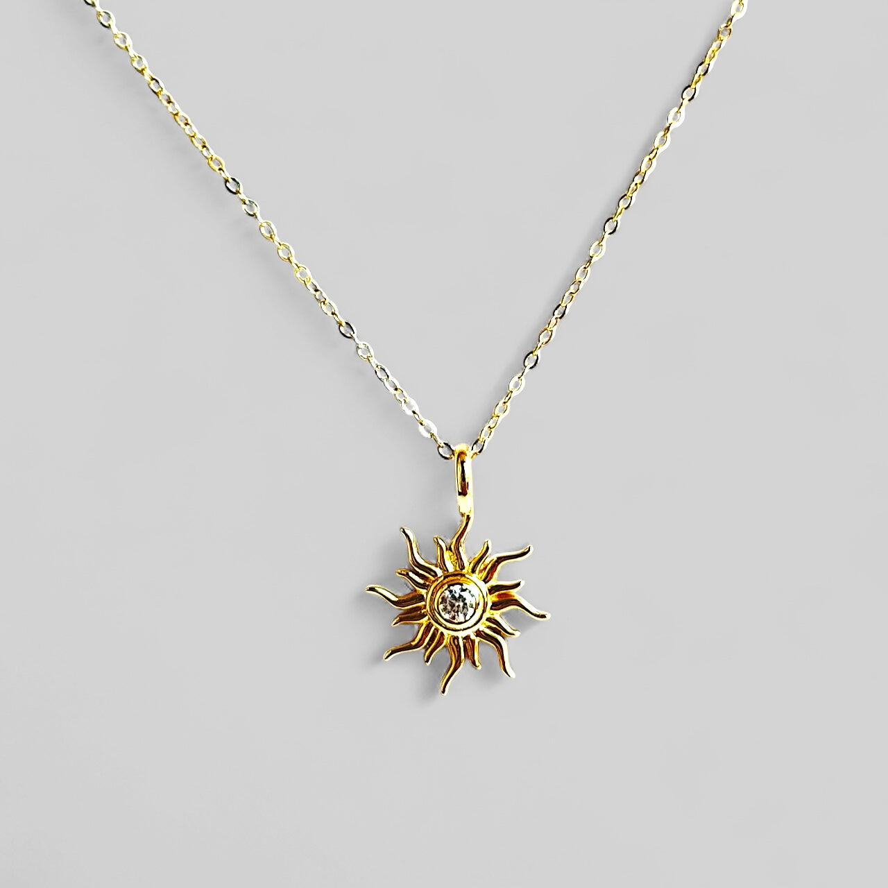 Sonne mit Zirkonia Halskette aus 925 Silber 14K vergoldet