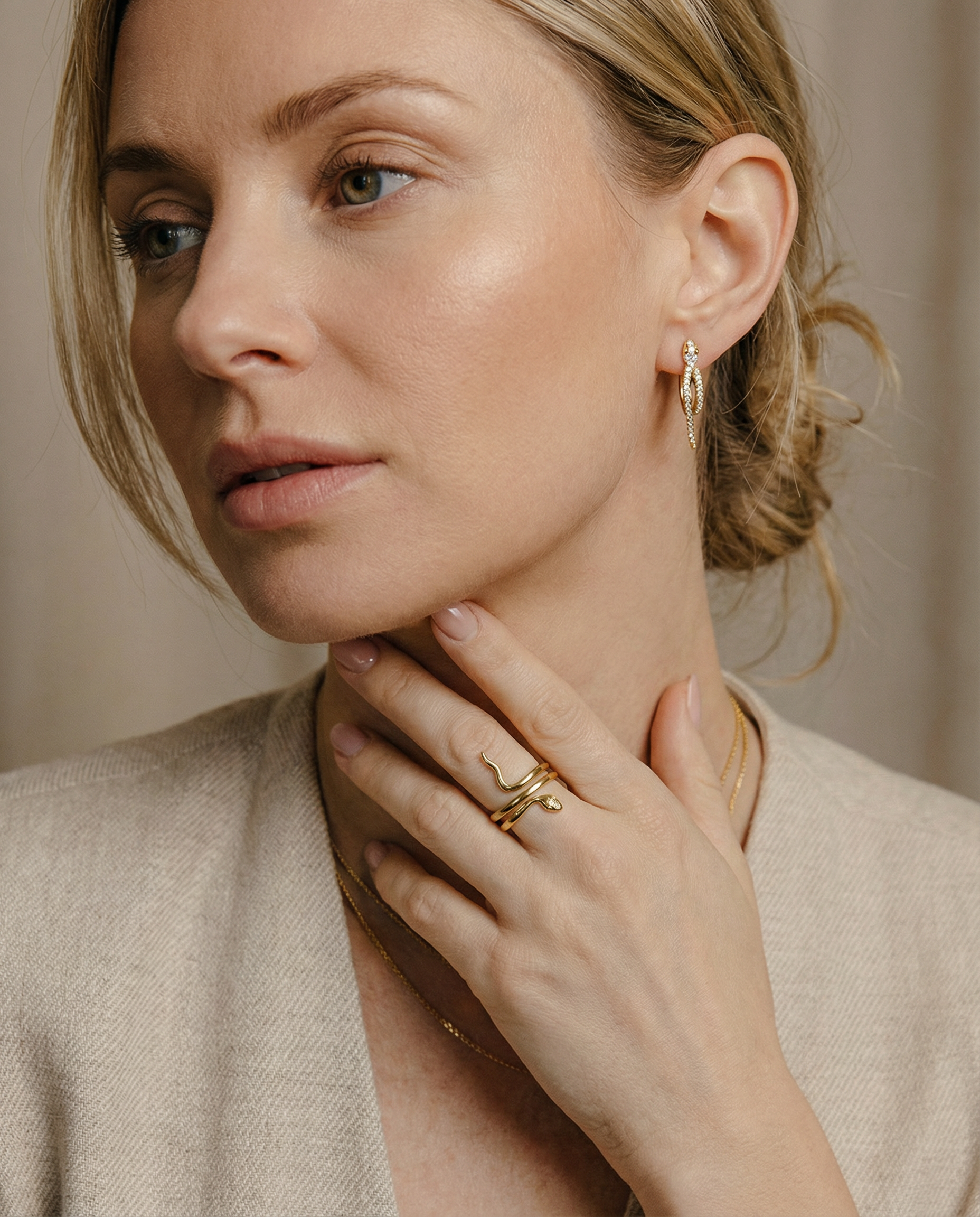 Schlangen Creolen mit strahlenden Zirkonias – Ohrringe aus 925 Silber 14K vergoldet