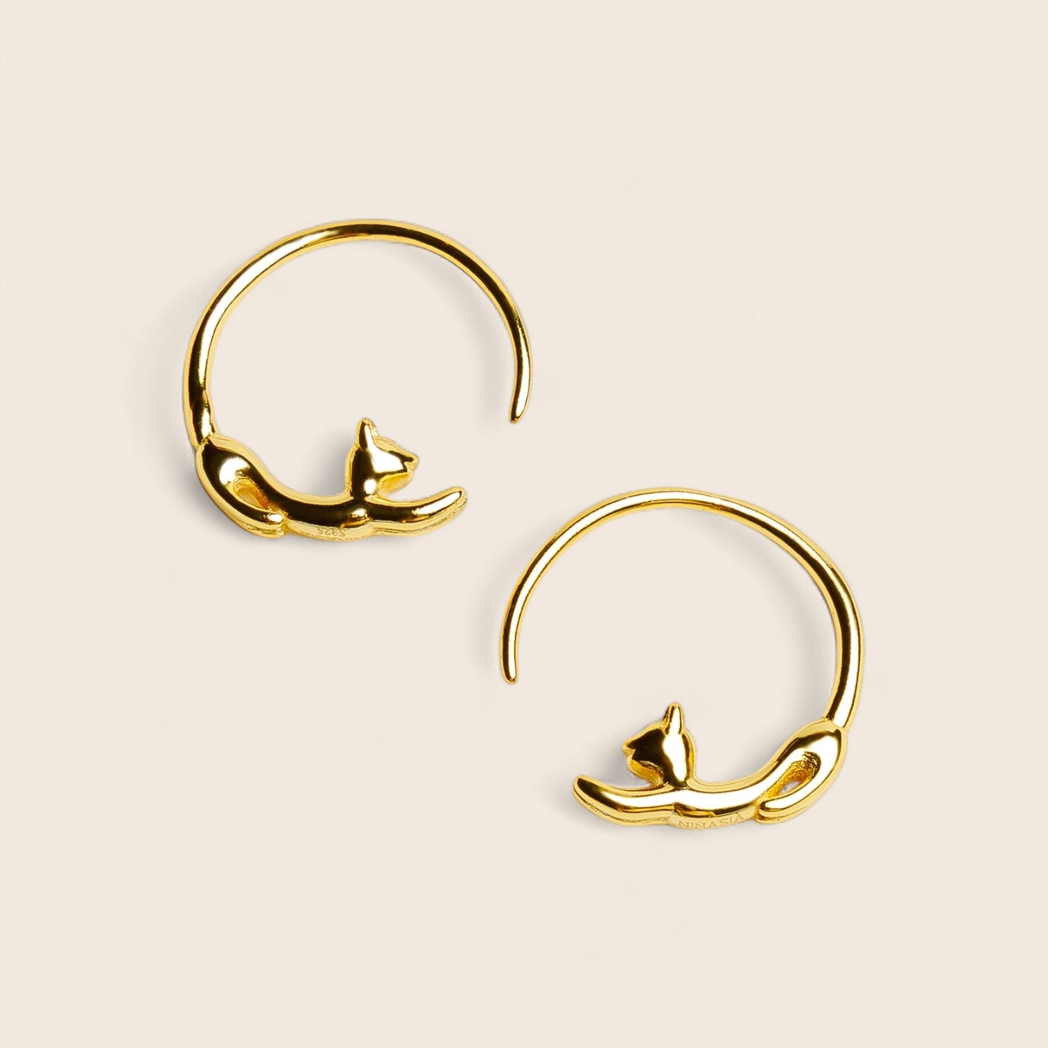 CAT LOVER – playful cat-shaped earrings, made of 925 silver 18K gold-plated