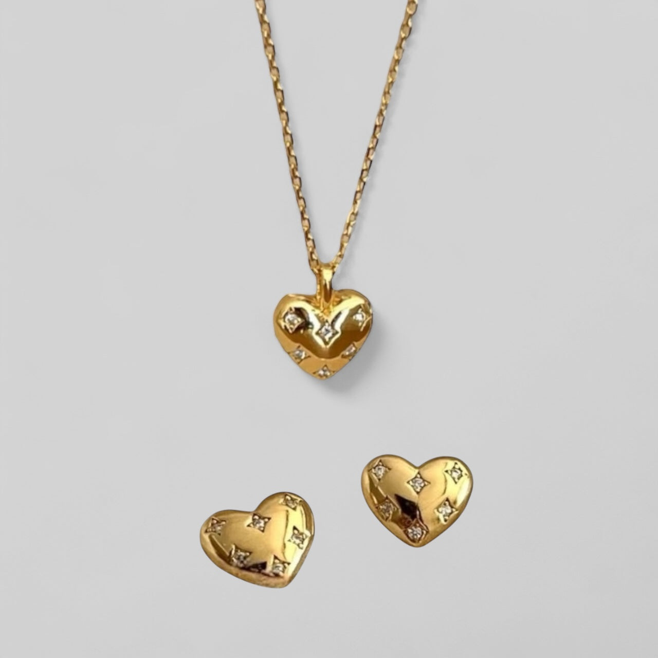 Geschenk zum Valentinstag - Geburtstag - Love Box mit Rosen und Tüte - Herzförmige Zirkonia-Inlay Halskette und Ohrringe aus 925 Silber vergoldet