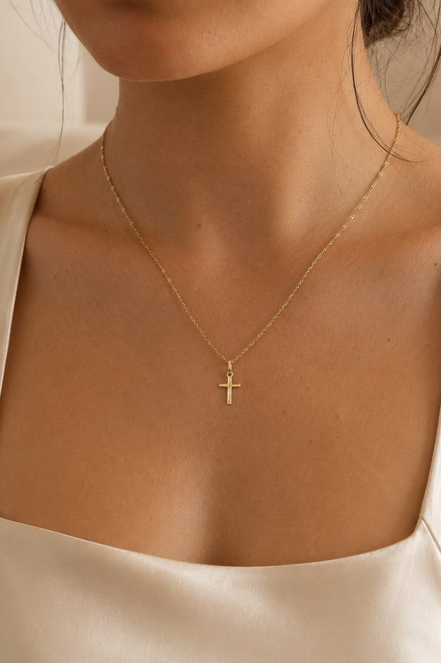 333 Gold – Elia – Filigraner Diamantierter Kreuz Anhänger mit oder ohne Halskette