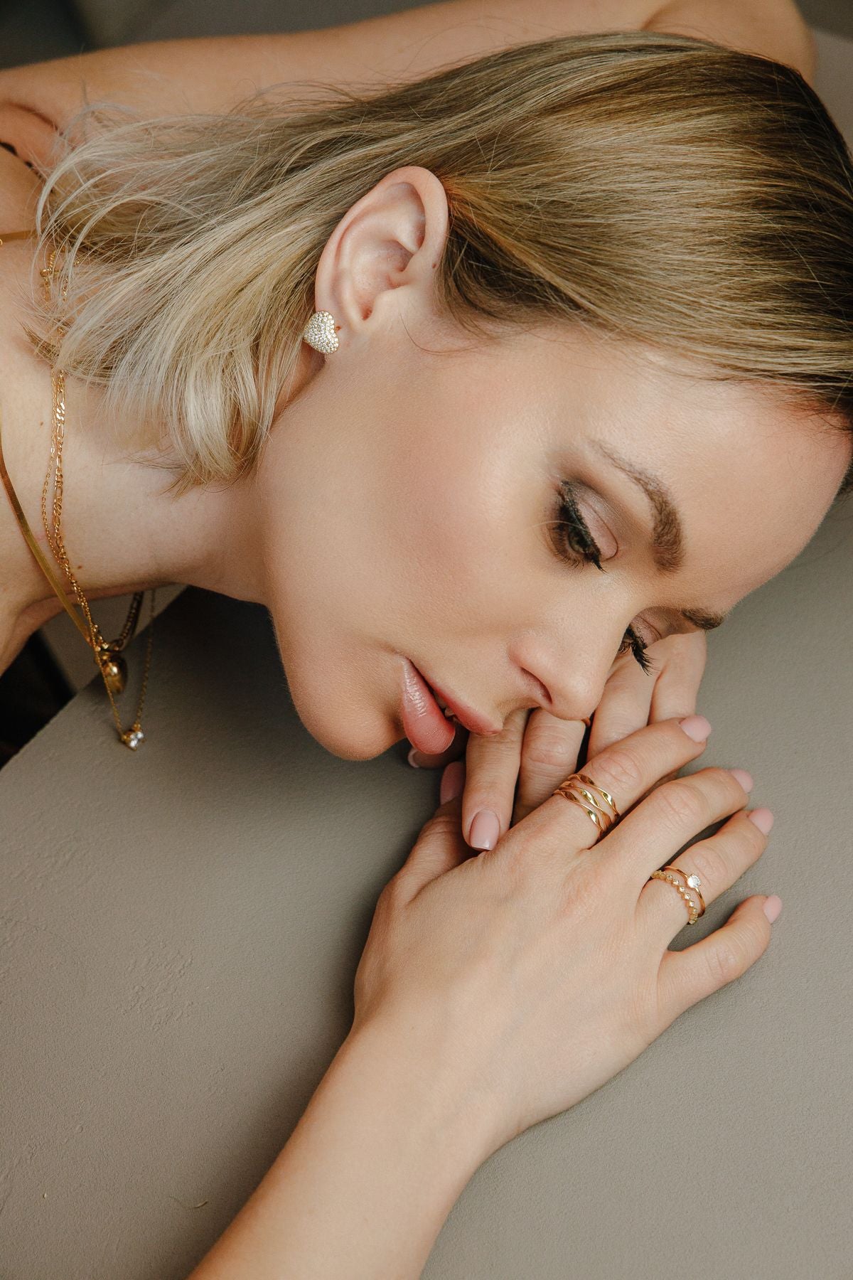 Doppellagiger Zirkonia-Ring aus 925 Silber 18K vergoldet