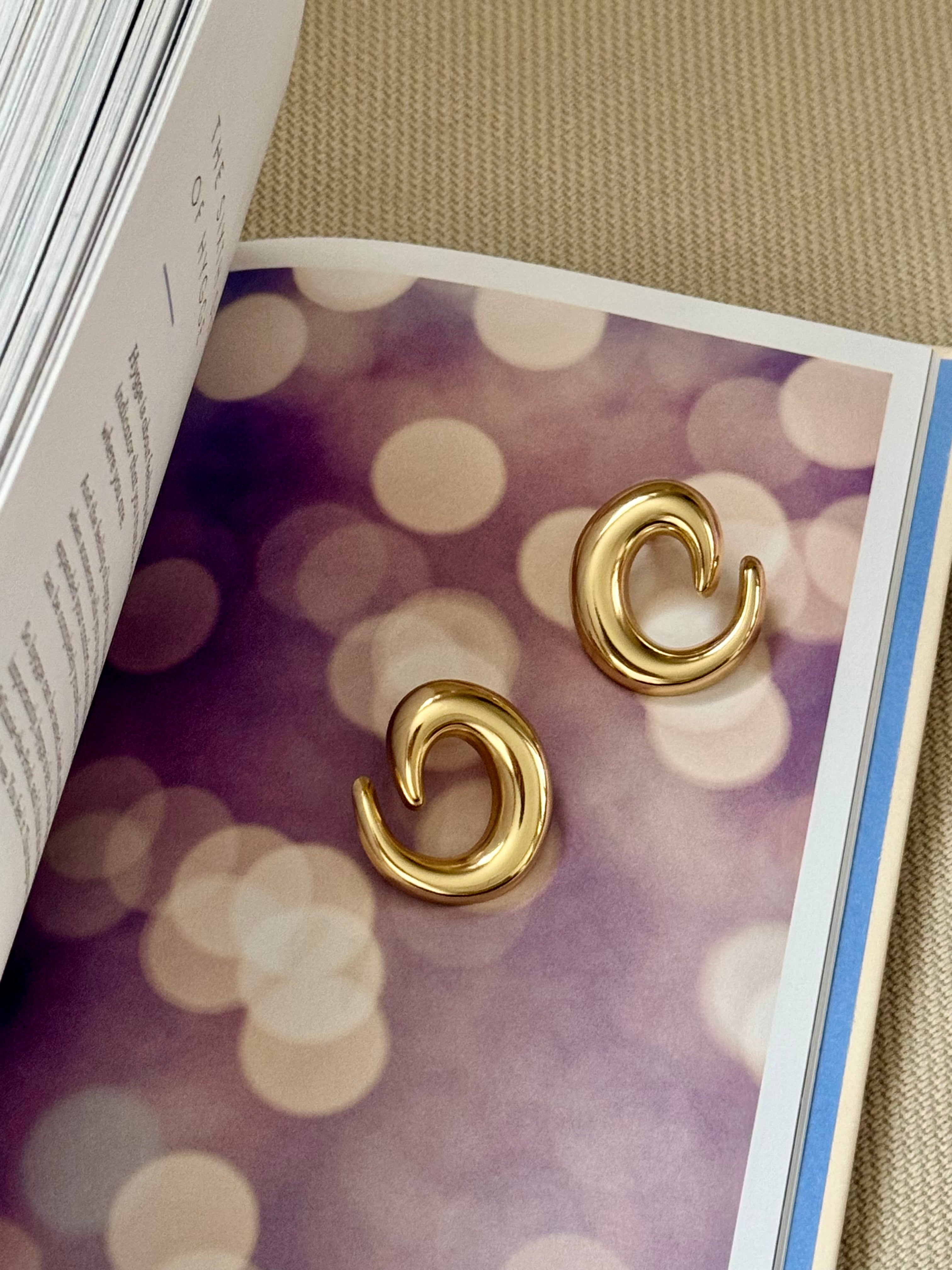 Chunky Chic Wirbel Ohrringe in Gold-Optik aus Edelstahl