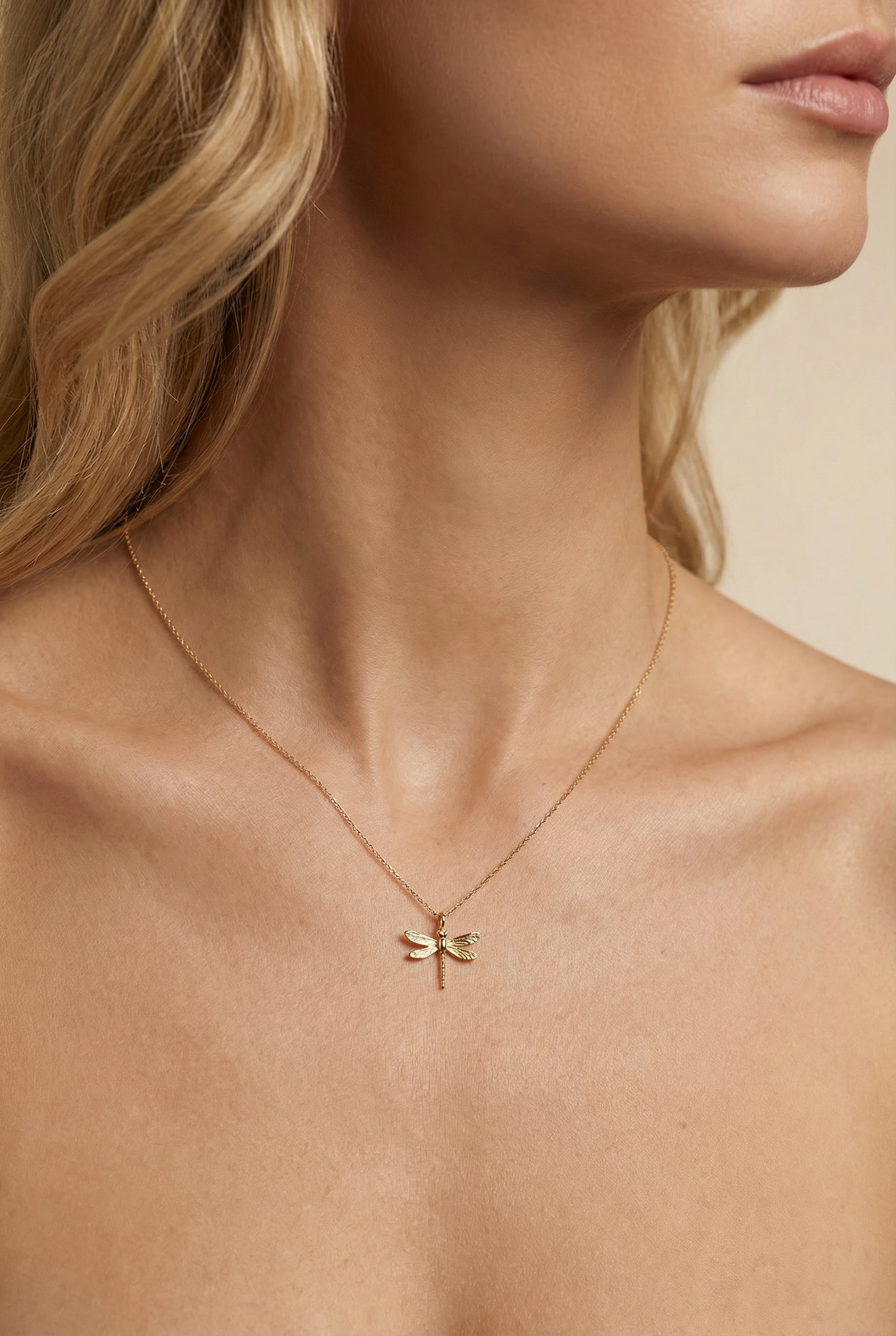 333 Gold filigraner Libellen-Anhänger mit oder ohne Halskette - NINASIA