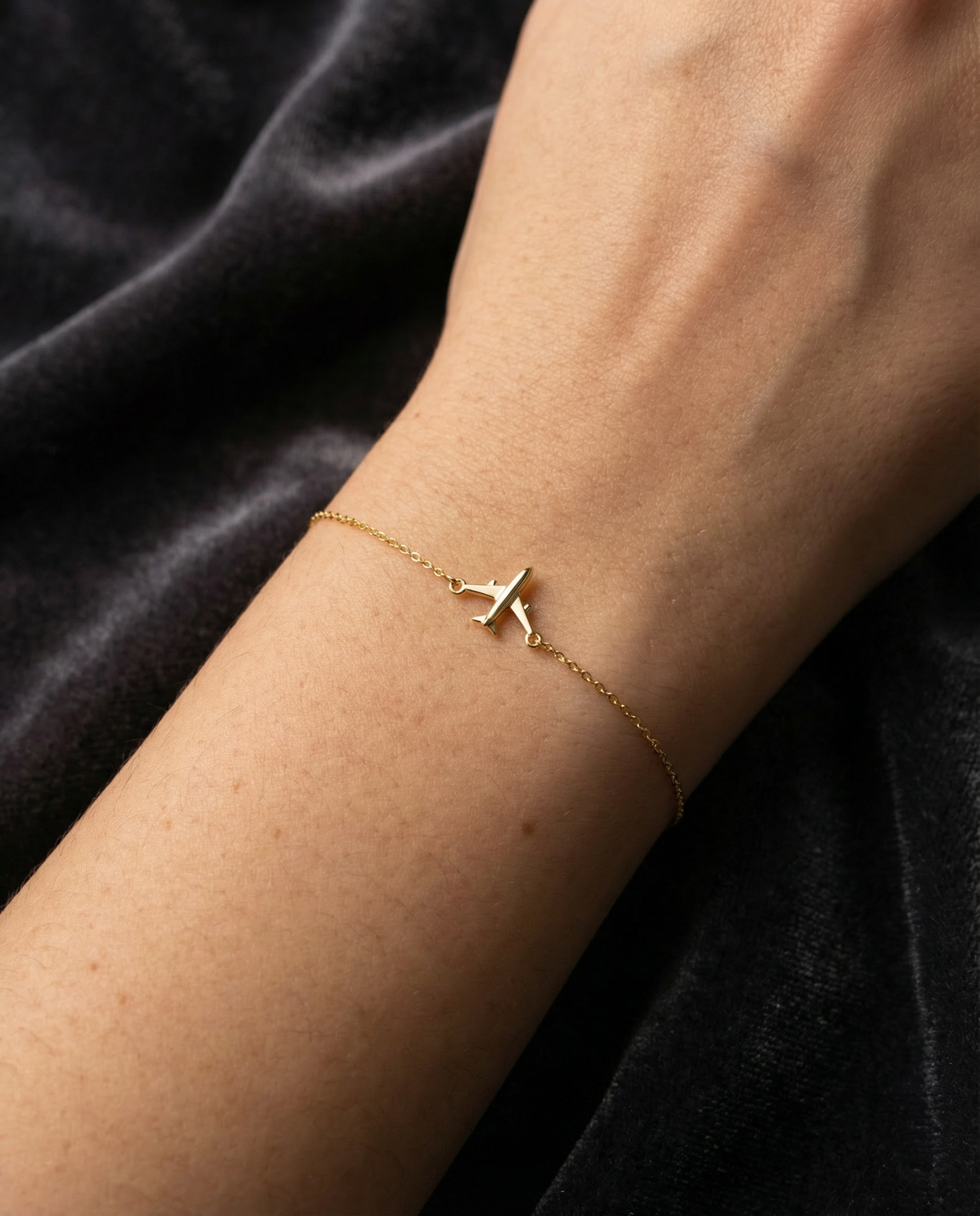 „Volare“ Minimalistisches Flugzeug Armband aus 925 Silber 18K vergoldet