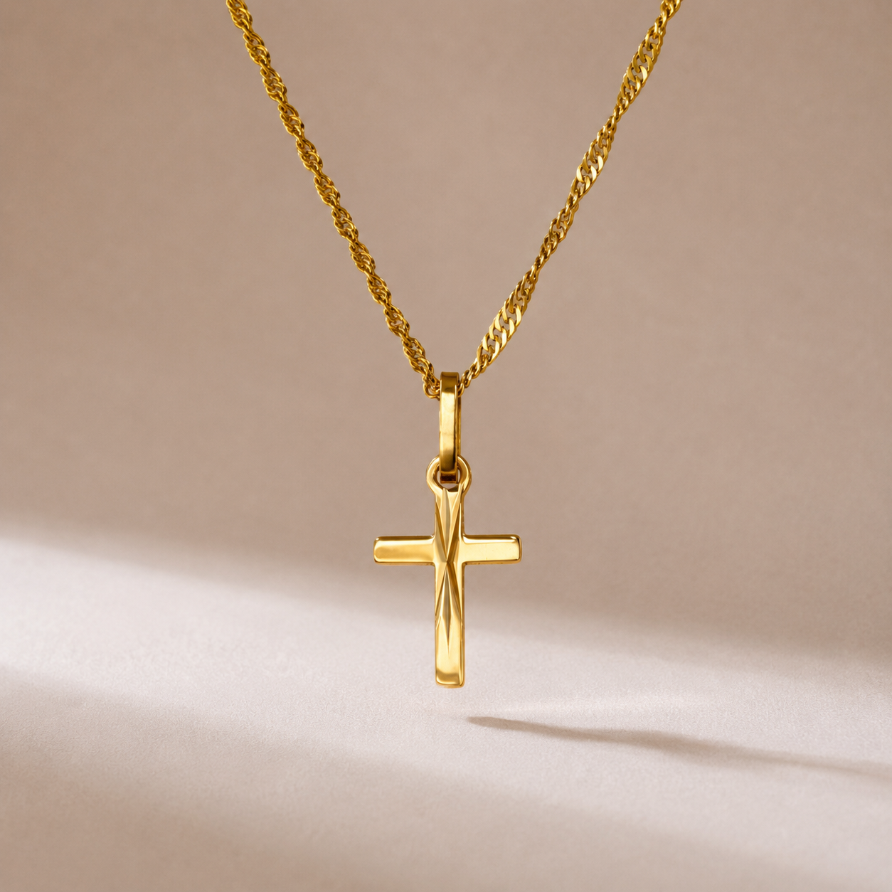 333 Gold – Elia – Filigraner Diamantierter Kreuz Anhänger mit oder ohne Halskette